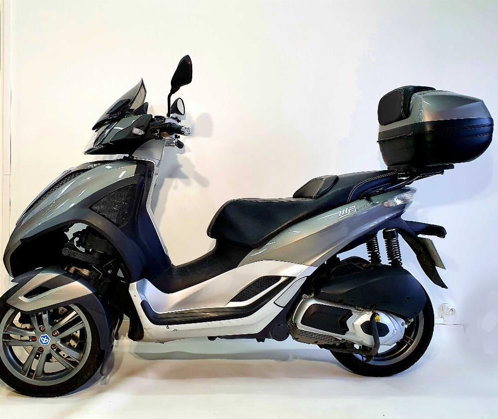 Piaggio MP3 300 2011 vue gauche