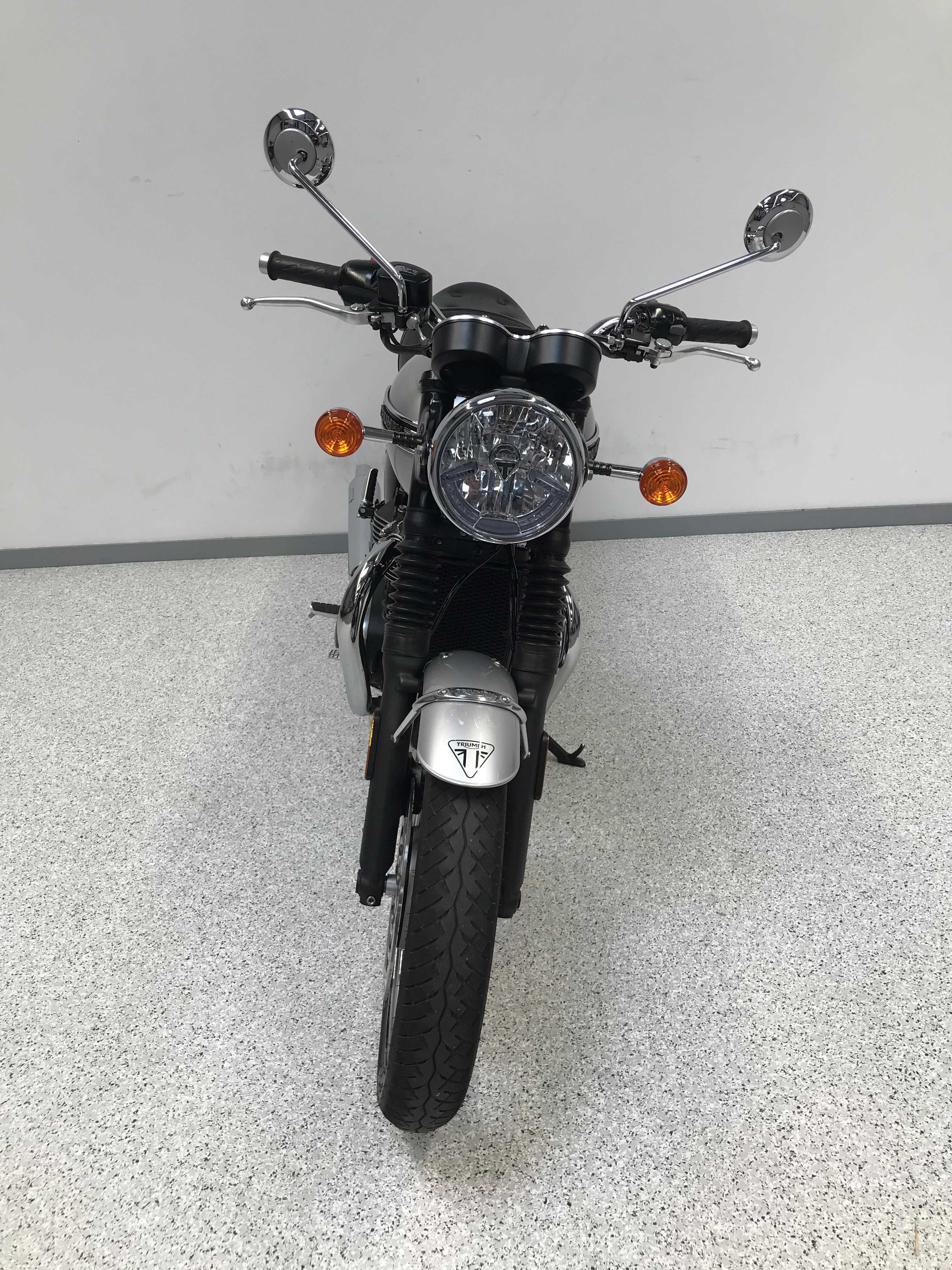 Triumph 1200 Bonneville T120 2018 HD vue avant