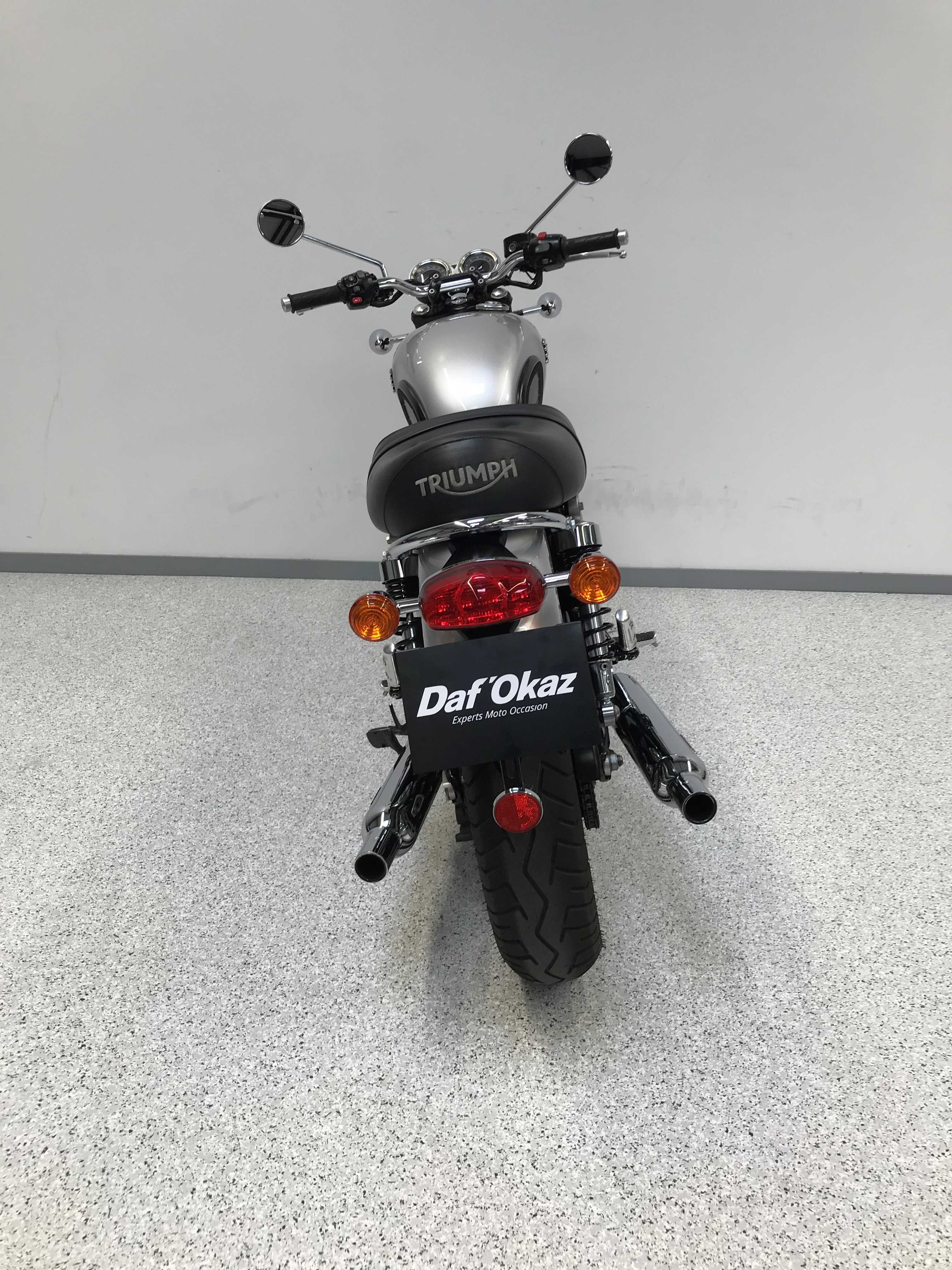 Triumph 1200 Bonneville T120 2018 HD vue arrière