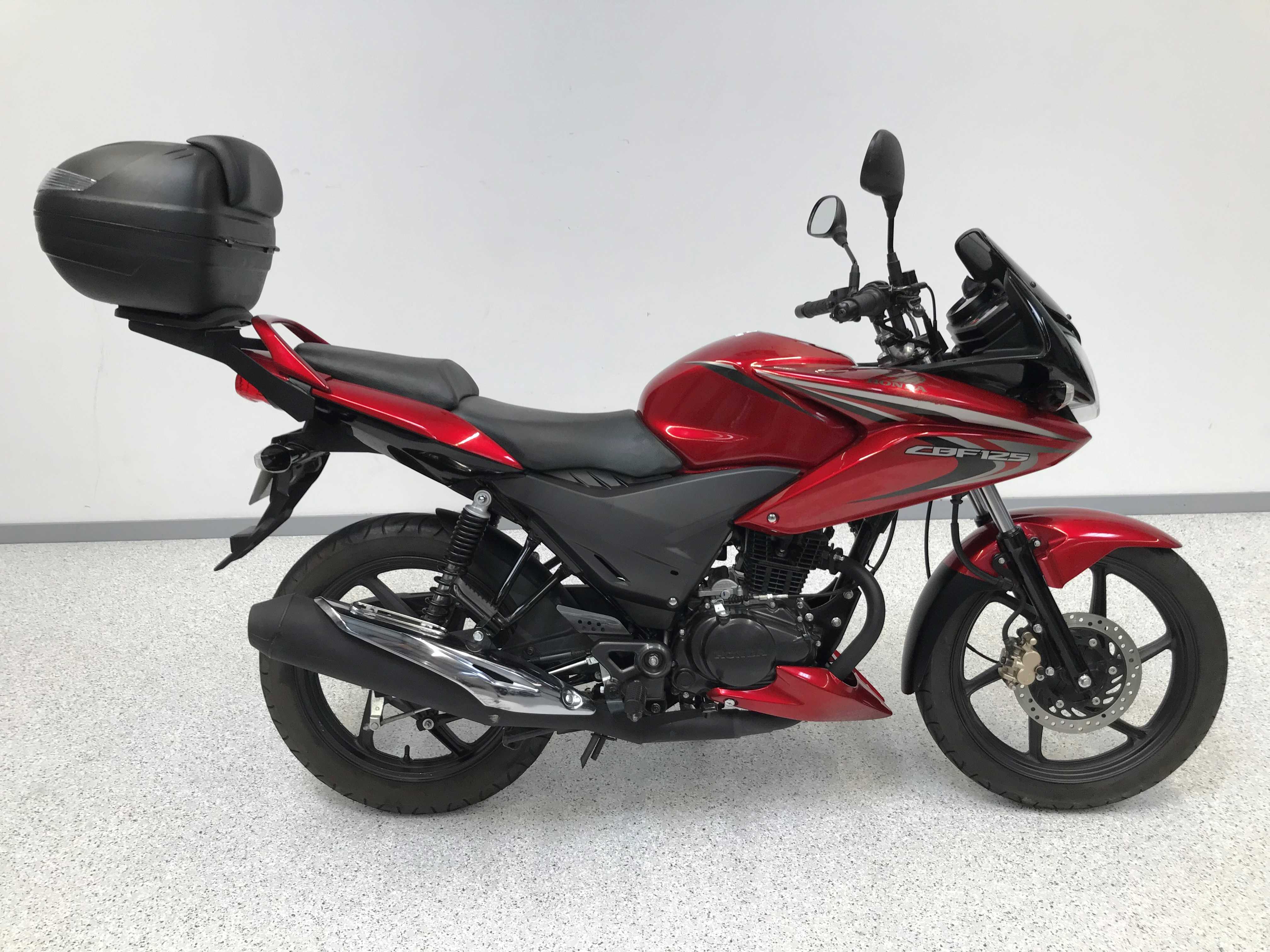 Honda CBF 125 2015 HD vue gauche