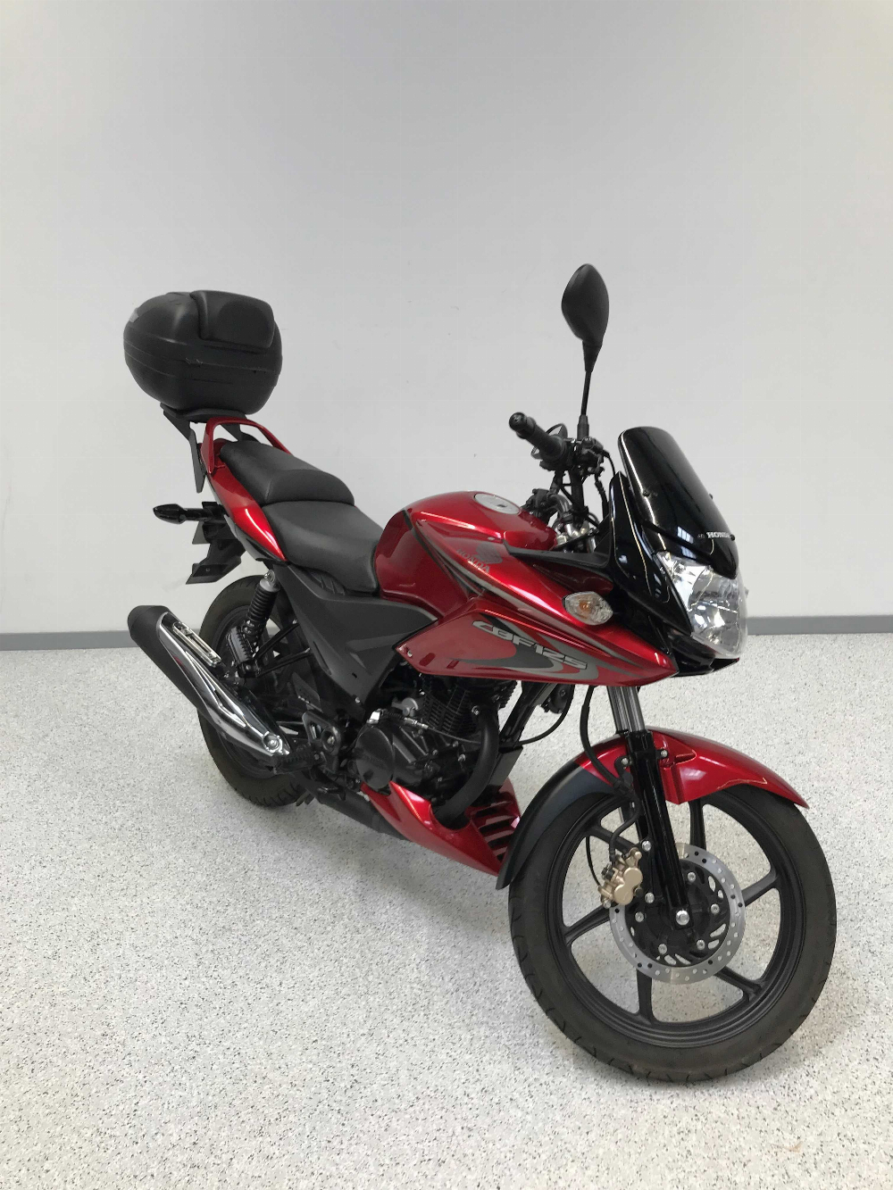 Honda CBF 125 2015 vue 3/4 droite