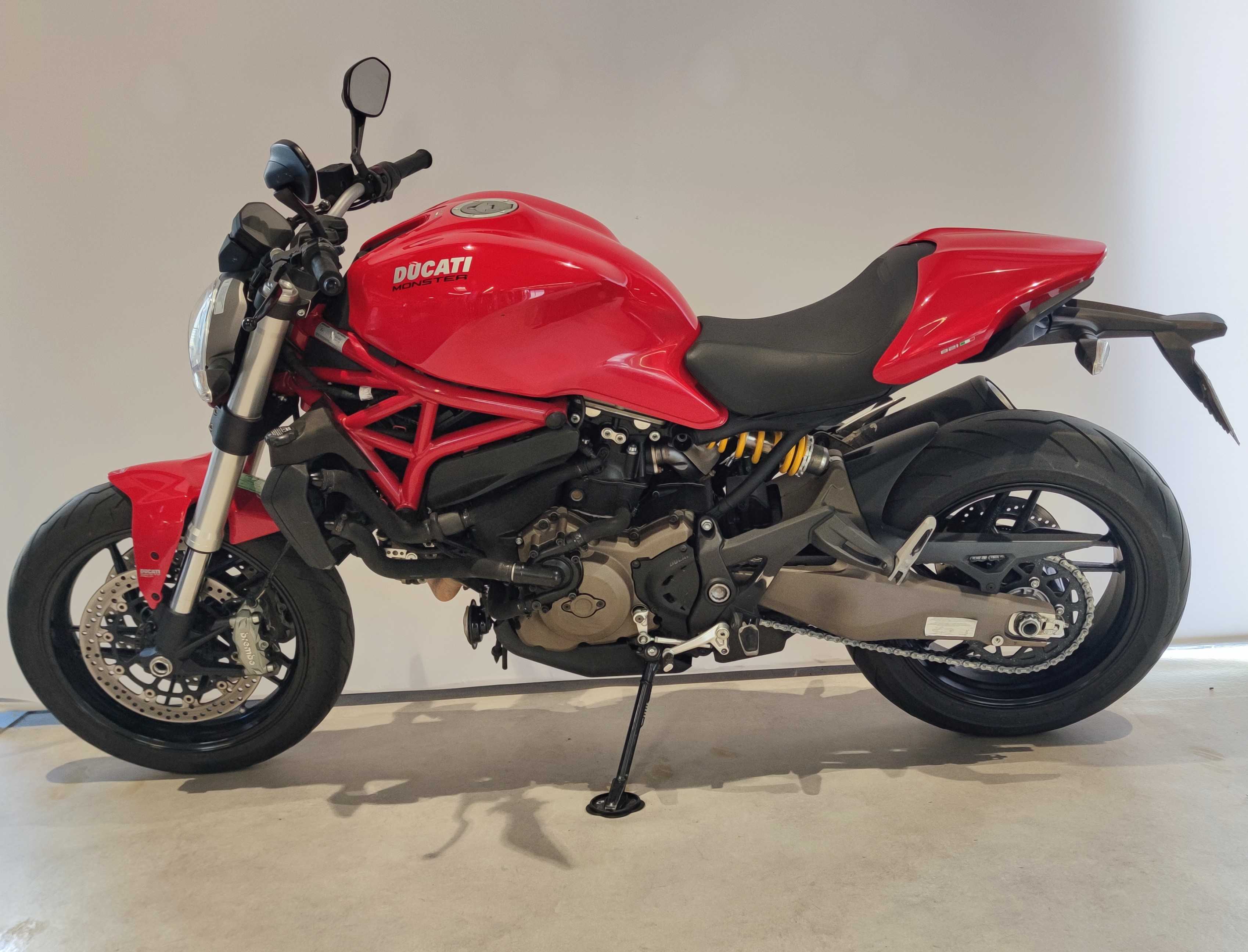 Ducati 821 Monster 2015 HD vue gauche