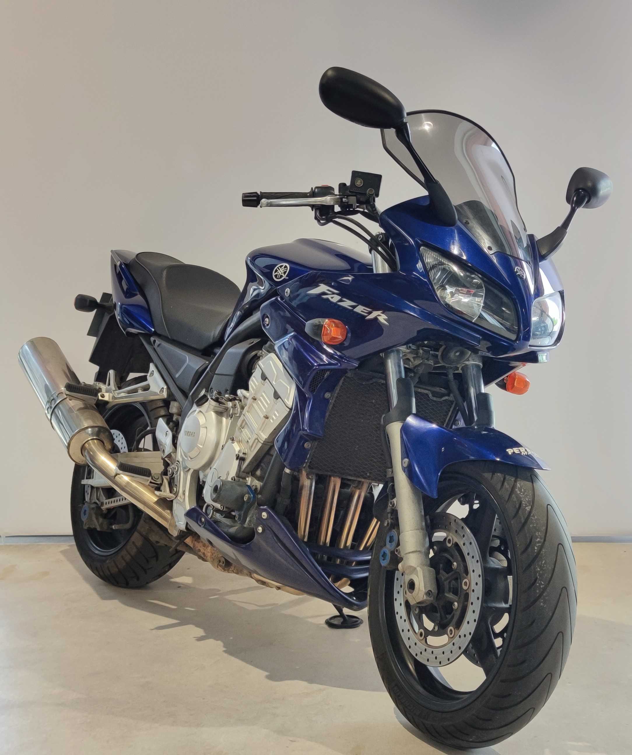 Yamaha FZS 1000 Fazer 2004 HD vue 3/4 droite