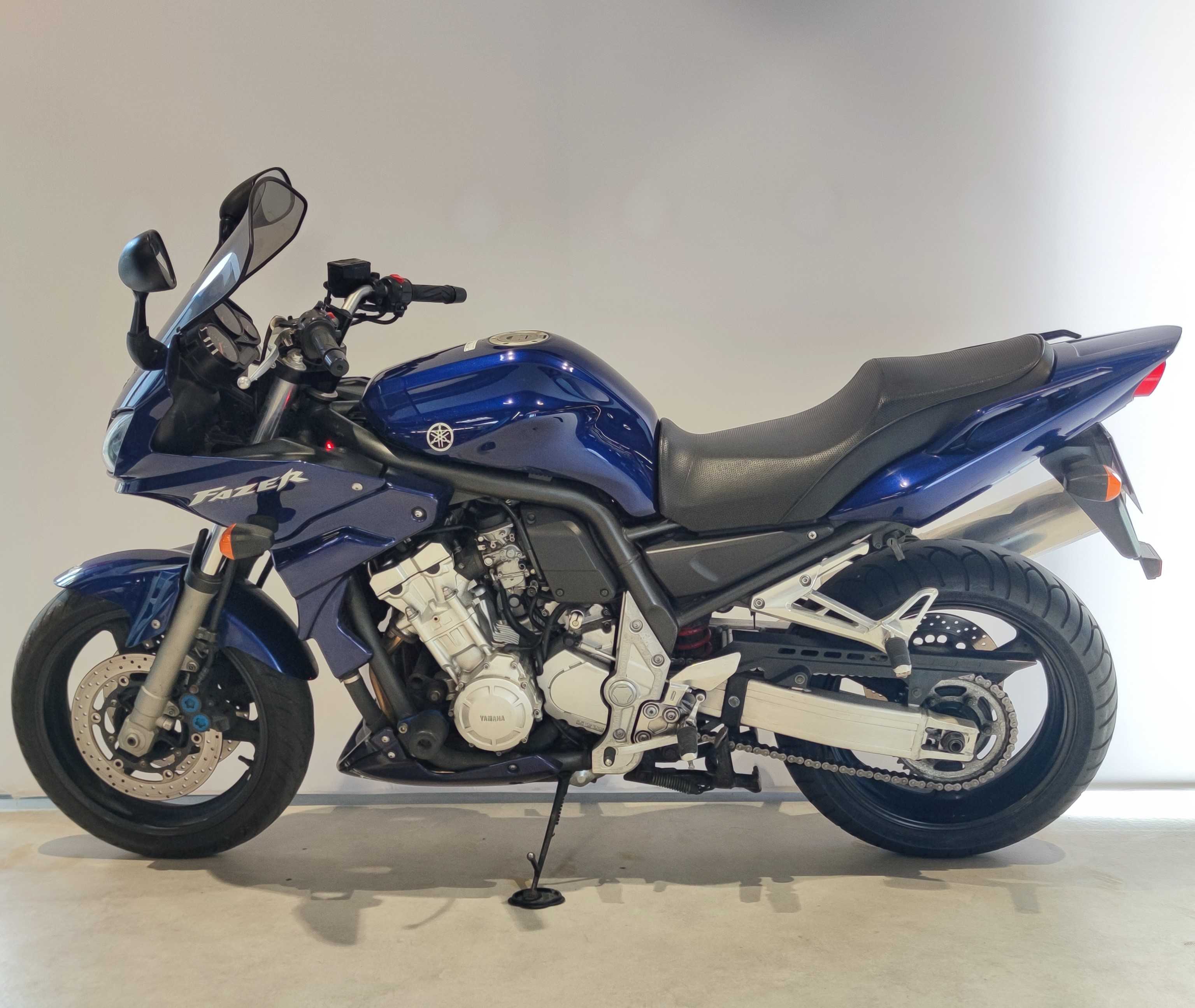 Yamaha FZS 1000 Fazer 2004 HD vue gauche