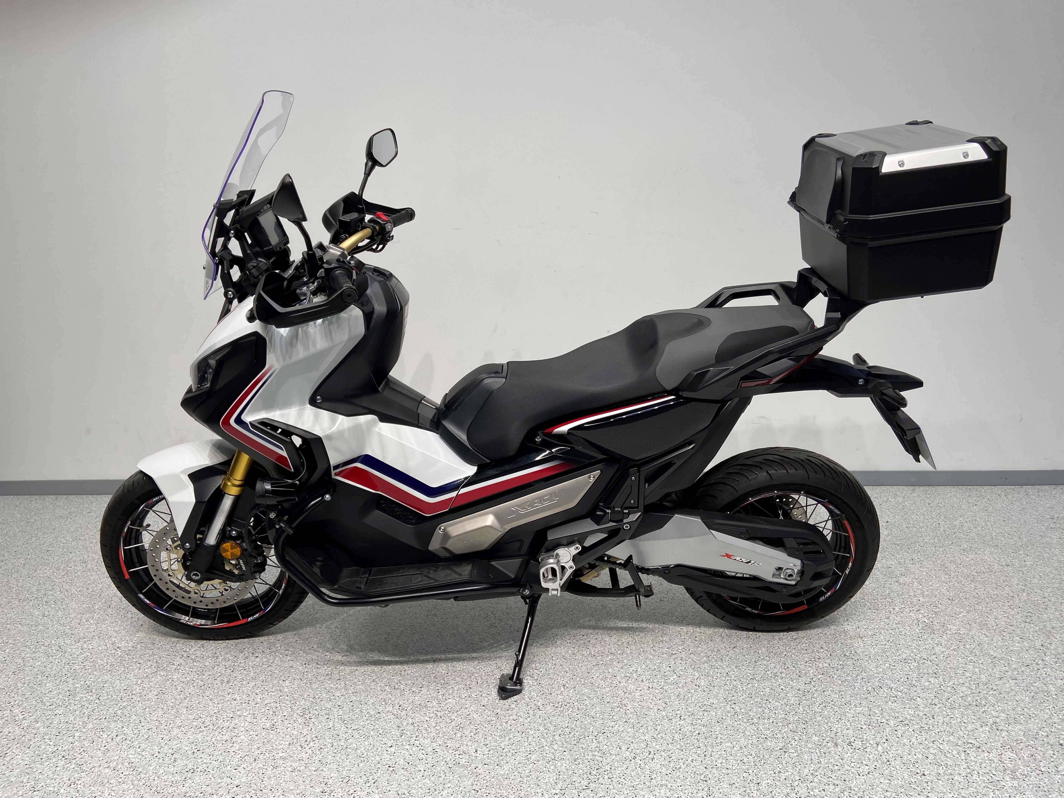 Honda X-ADV 750 2017 HD vue gauche