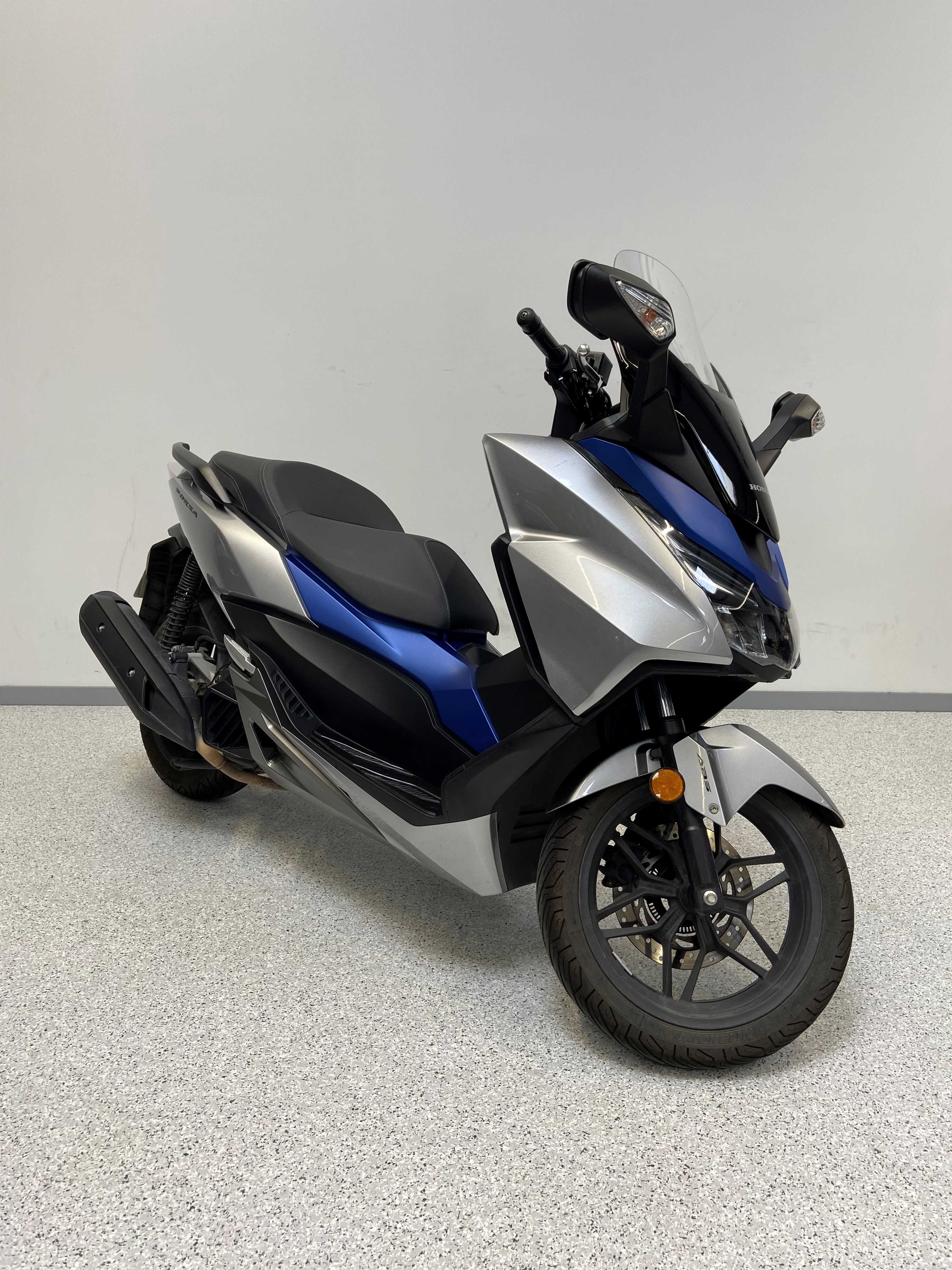 Honda NSS 125 Forza ABS 2017 HD vue 3/4 droite