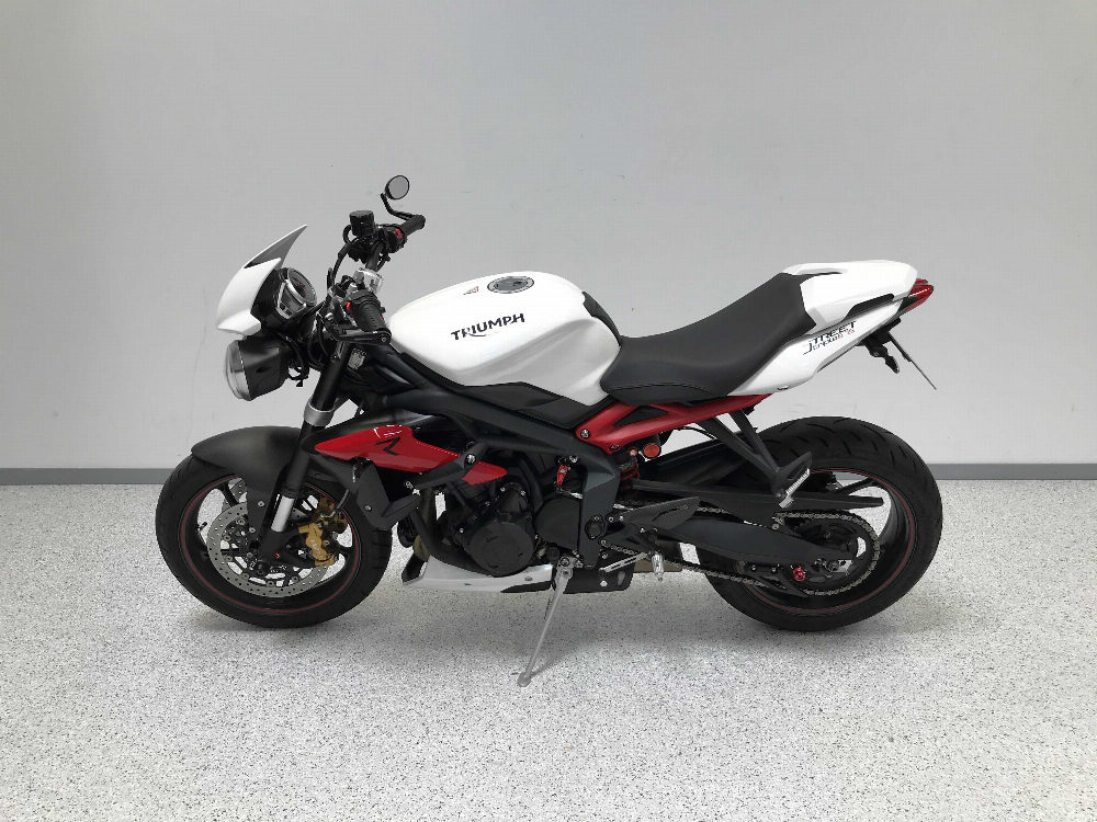 Triumph 675 Street Triple R 2016 vue gauche