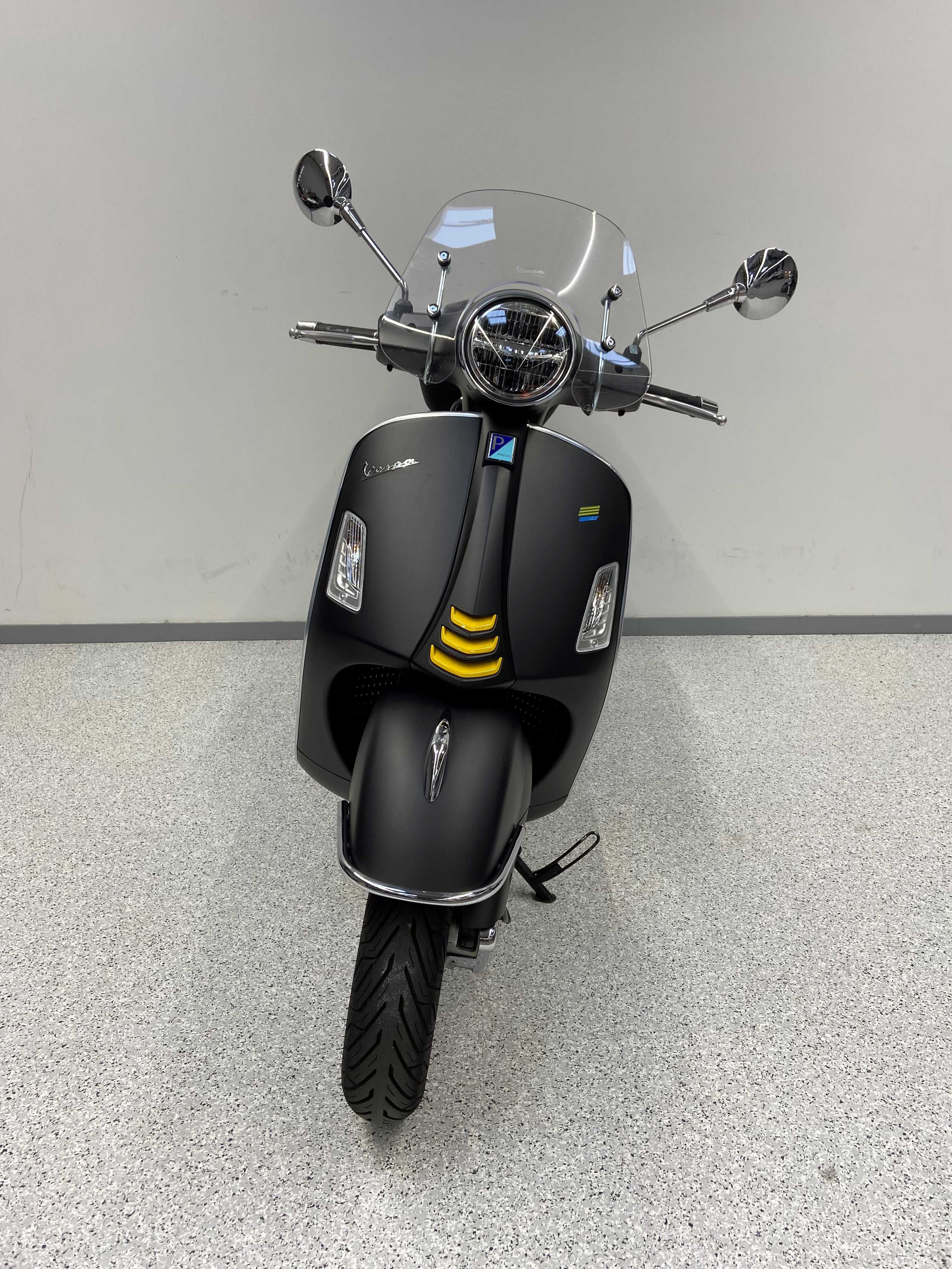 Vespa 300 gts gts 2021 HD vue avant