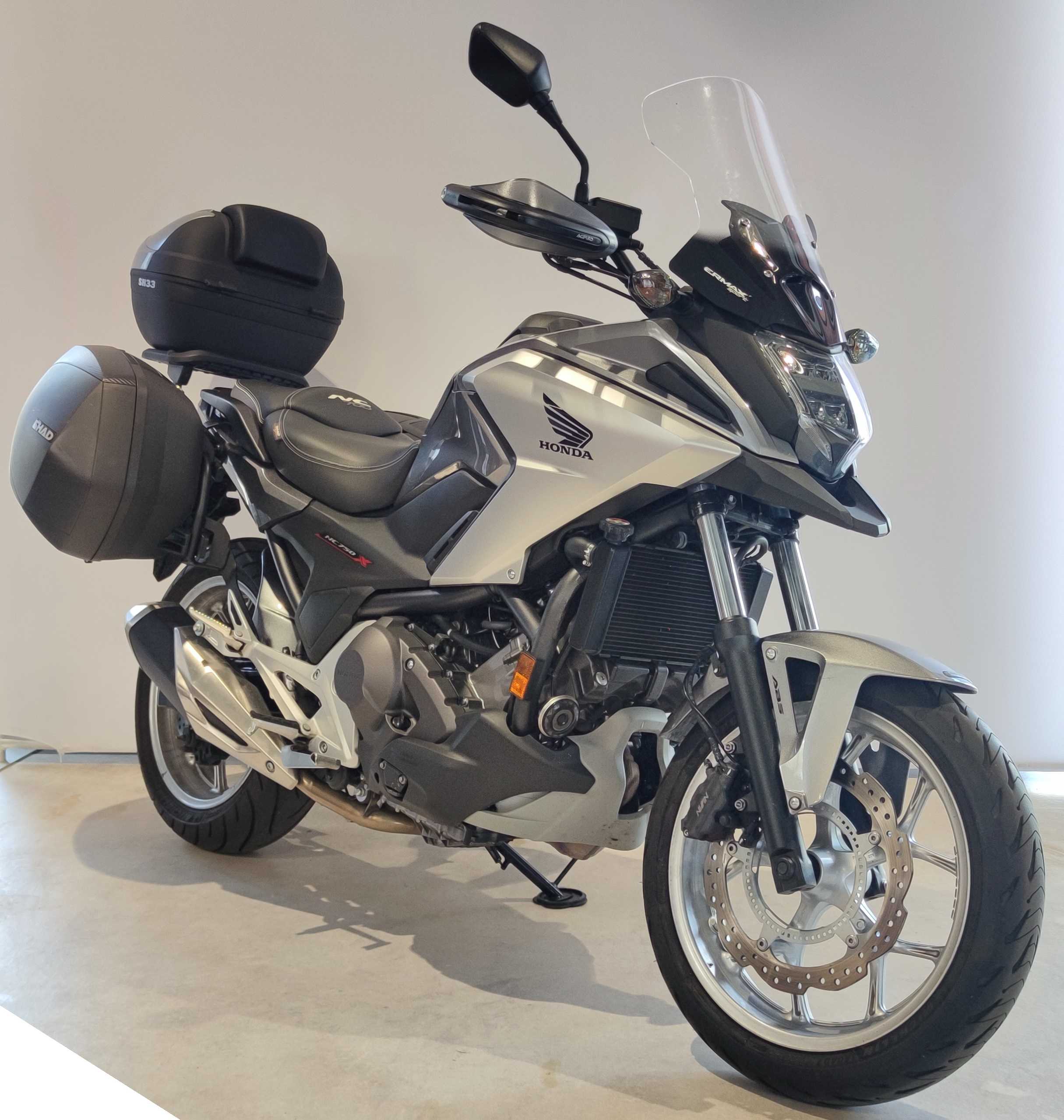 Honda NC 750 X DCT 2016 HD vue 3/4 droite