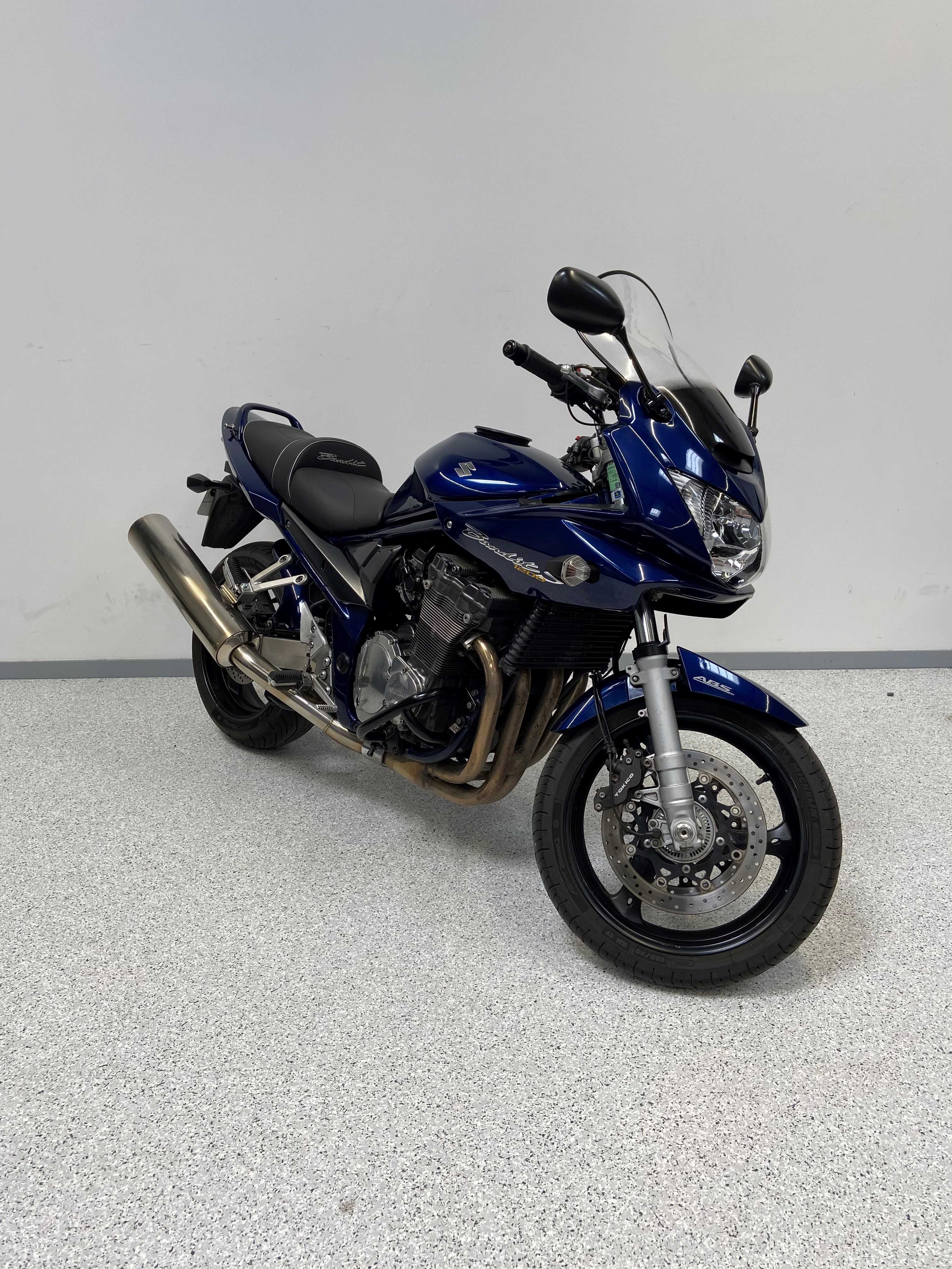 Suzuki GSF 1200 S Bandit ABS 2006 HD vue 3/4 droite