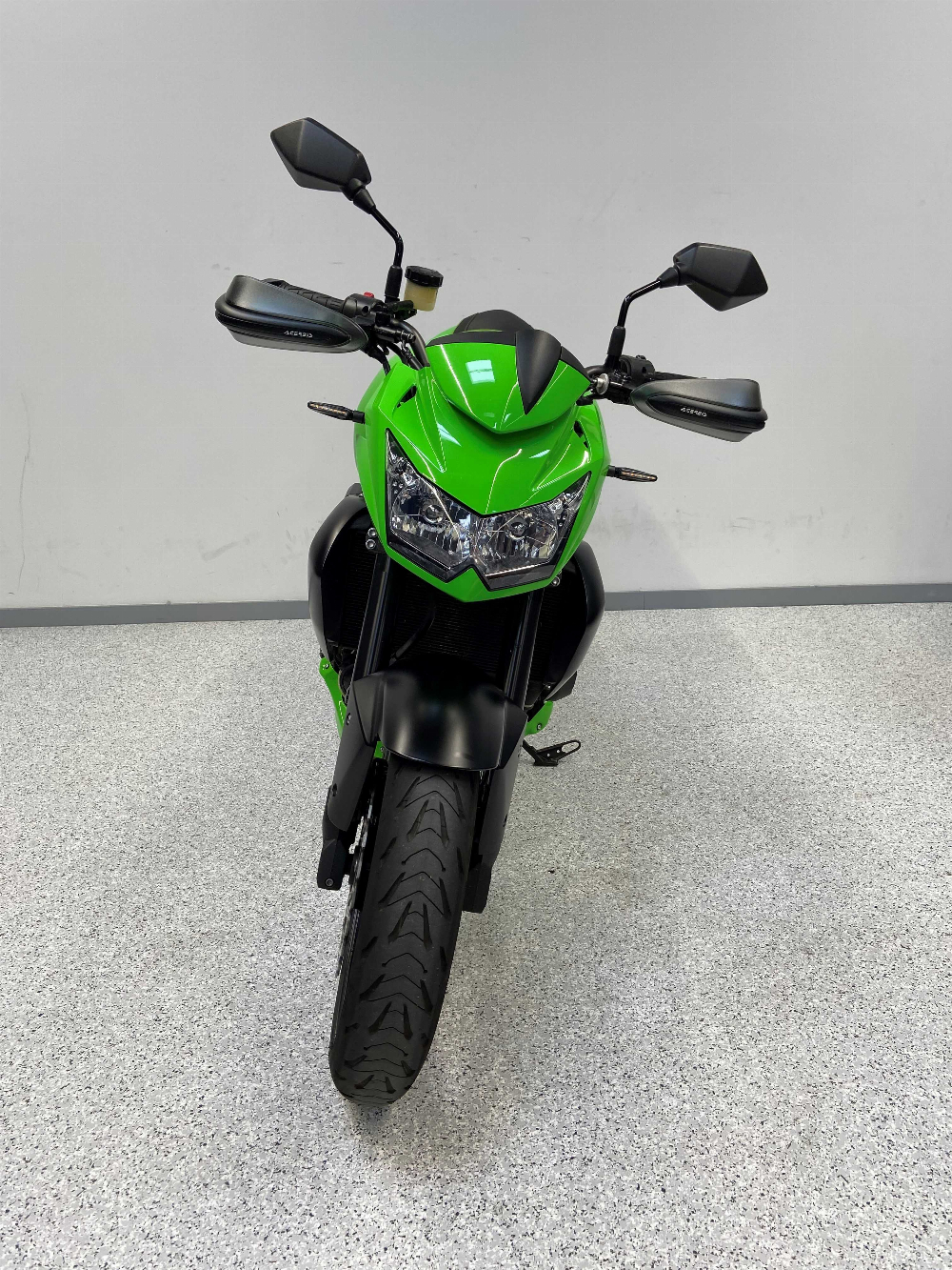 Kawasaki Z 750 (ZR750) 2011 vue avant