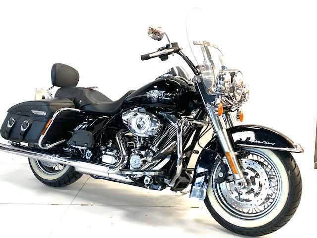 Harley-Davidson 1690 ROADKING CLASSIC ABS STAGE 1 2010 HD vue 3/4 droite