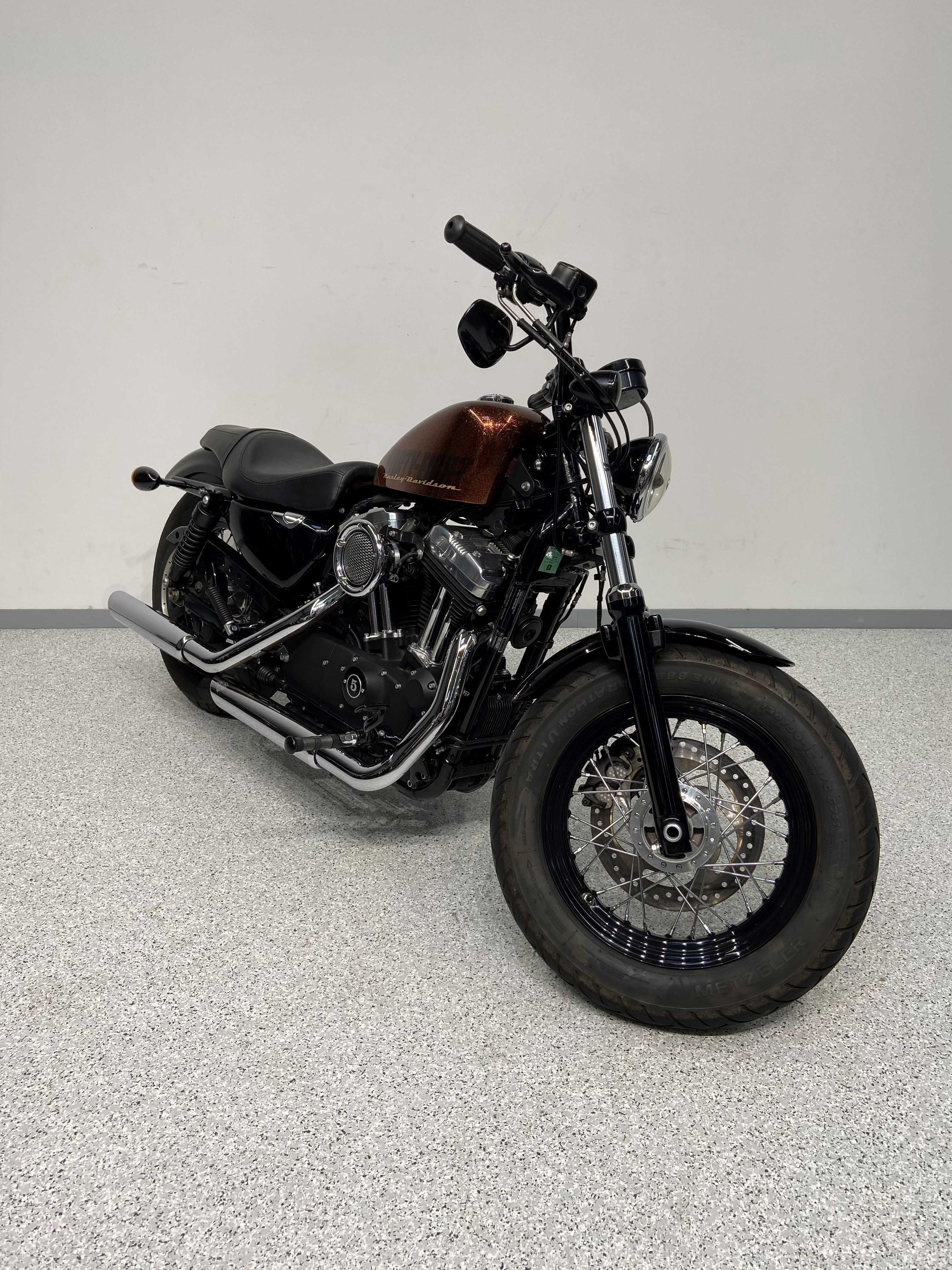 Harley-Davidson XL 1200 2014 HD vue 3/4 droite