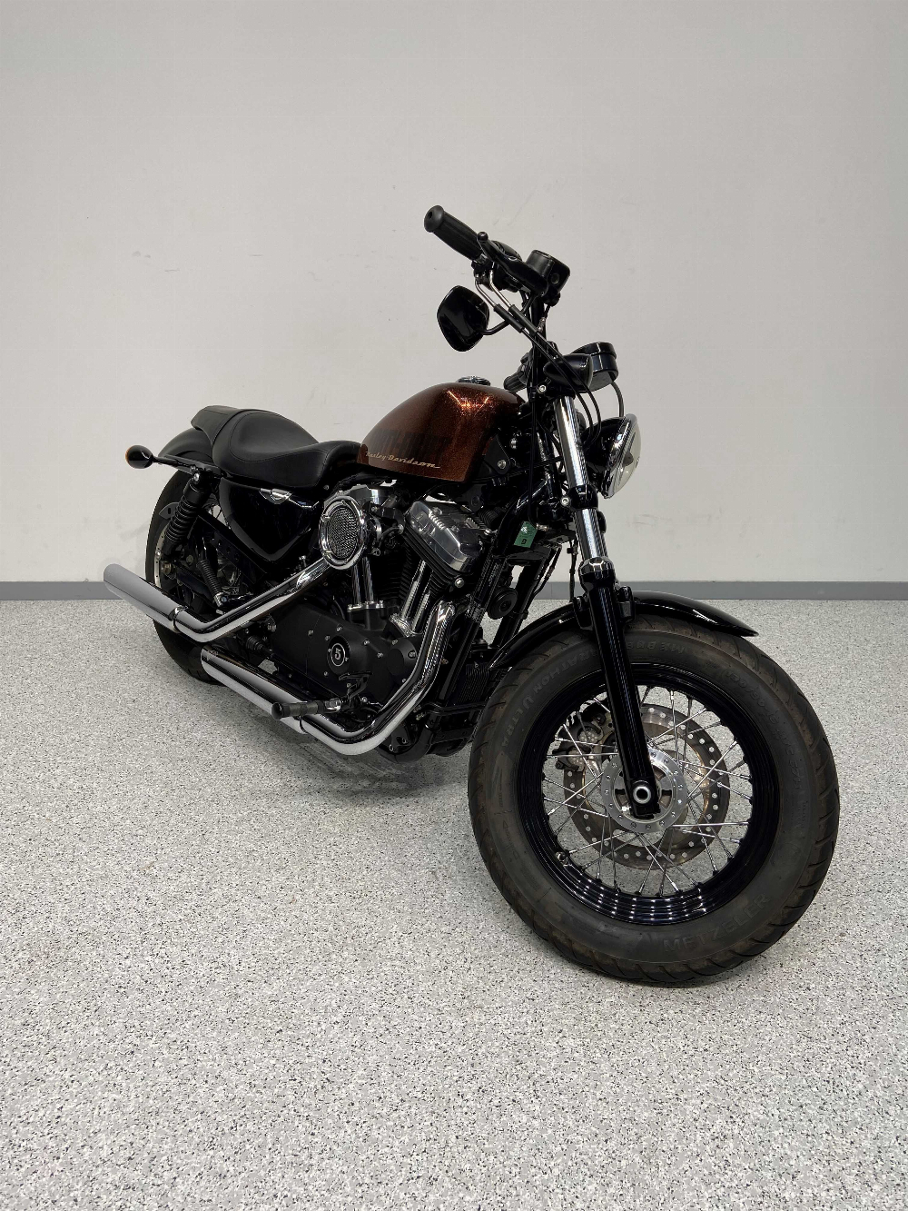 Harley-Davidson XL 1200 2014 vue 3/4 droite