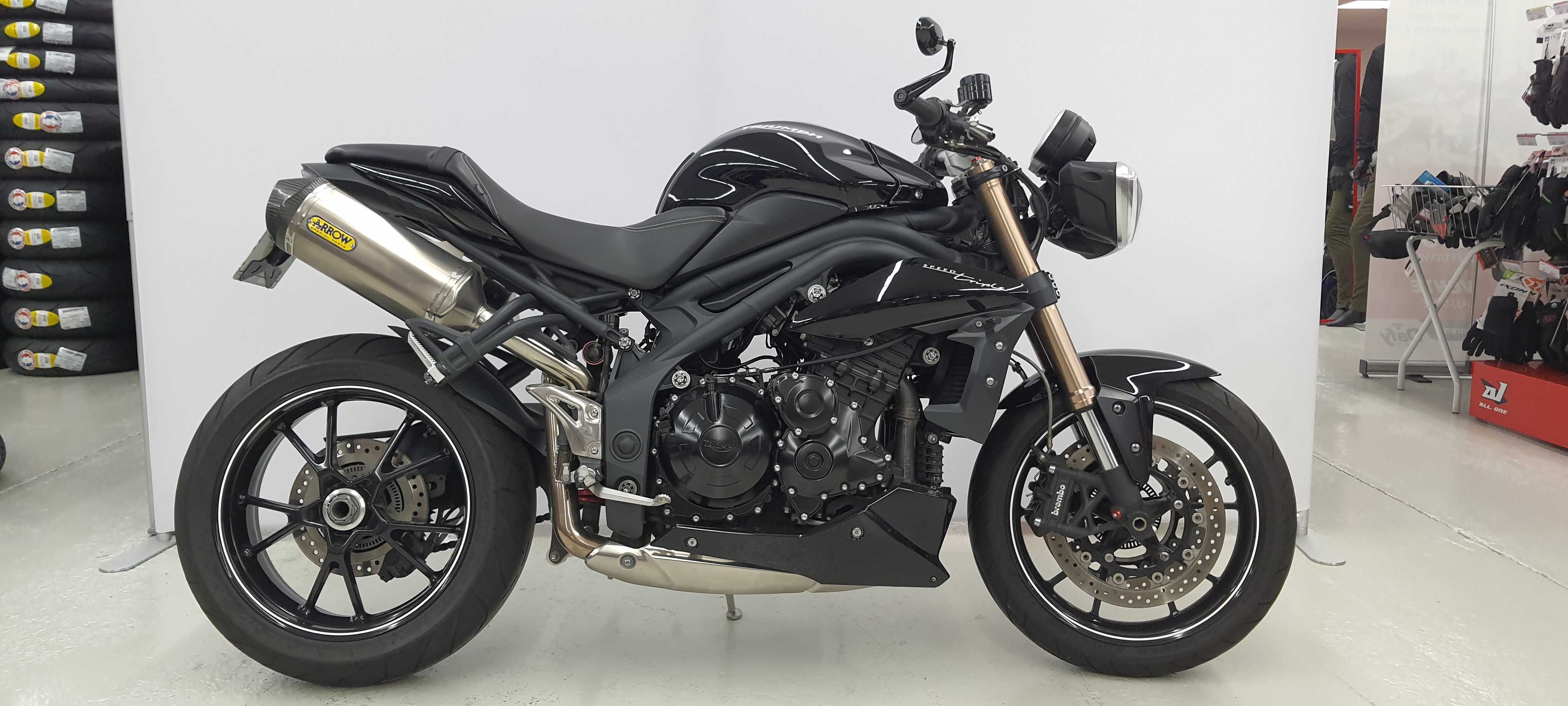 Triumph 1050 Speed Triple 94 2015 HD vue gauche