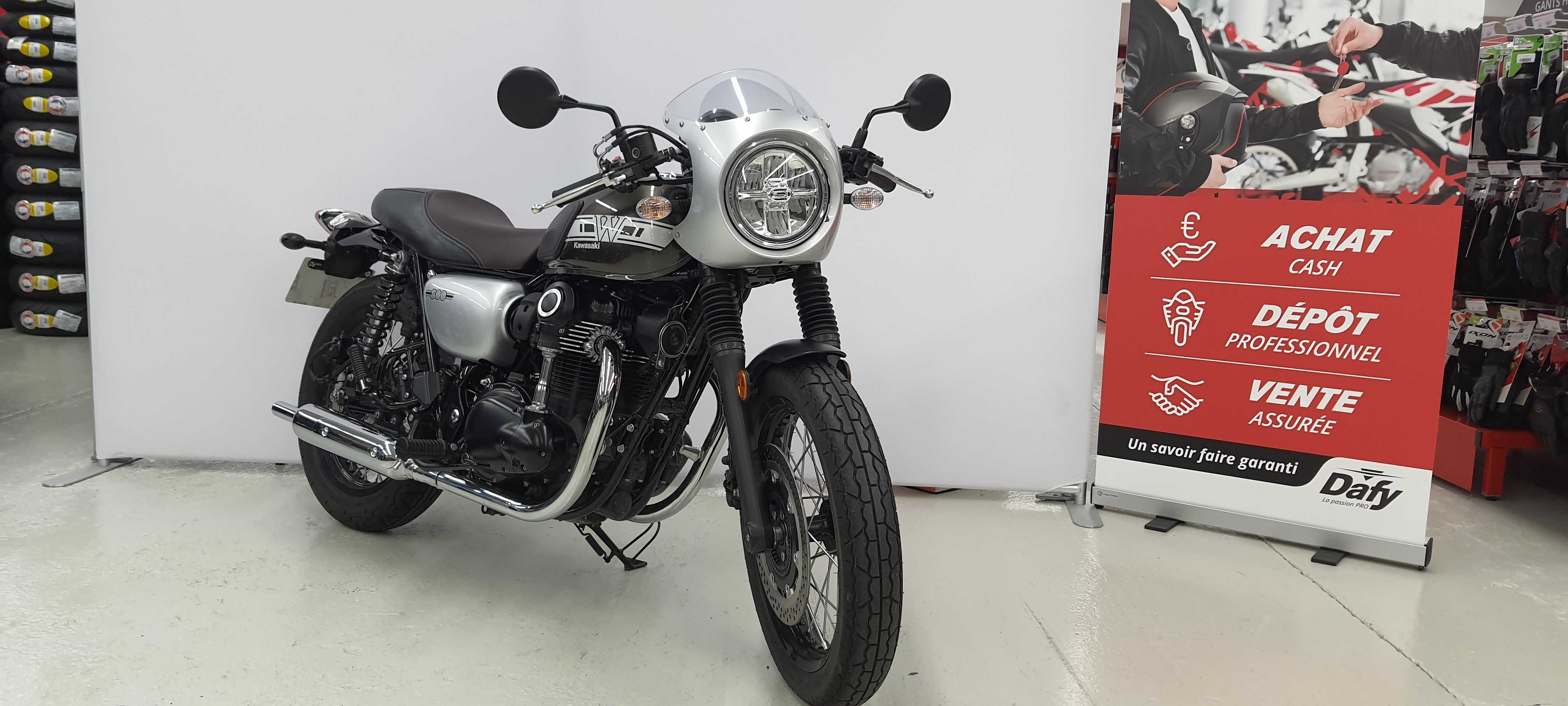 Kawasaki W 800 Cafe 2019 HD vue 3/4 droite