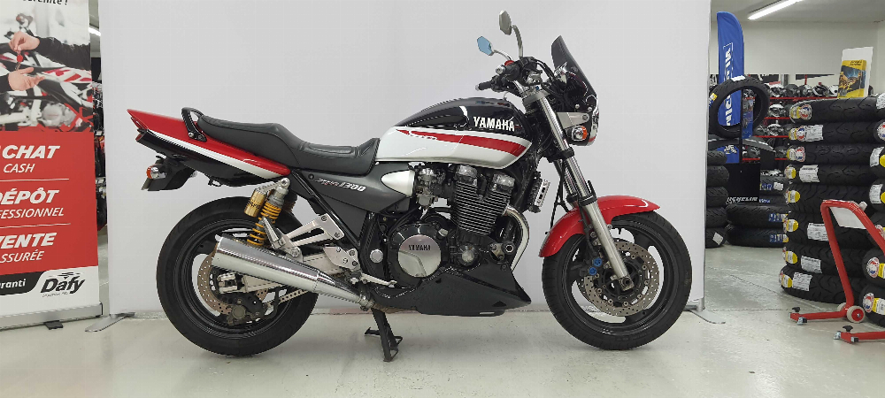 Yamaha XJR 1300 1999 vue gauche