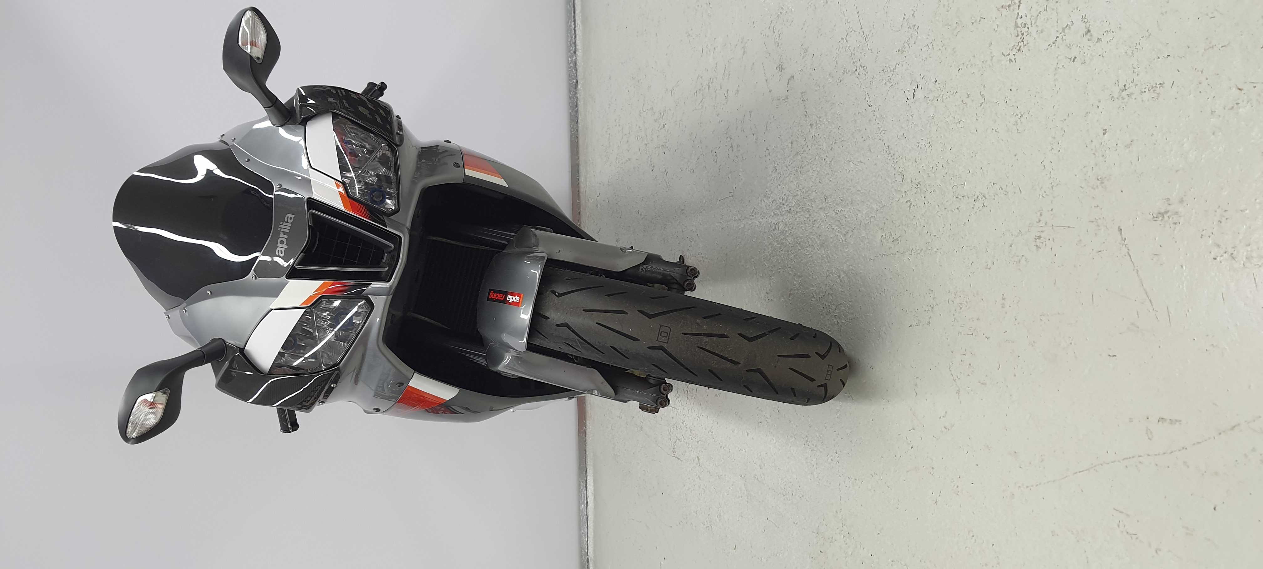 Aprilia RSV-R 1000 2004 HD vue avant