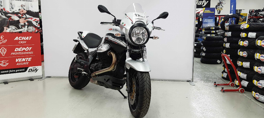 Moto Guzzi SPORT 1200 8V E3 2010 vue 3/4 droite