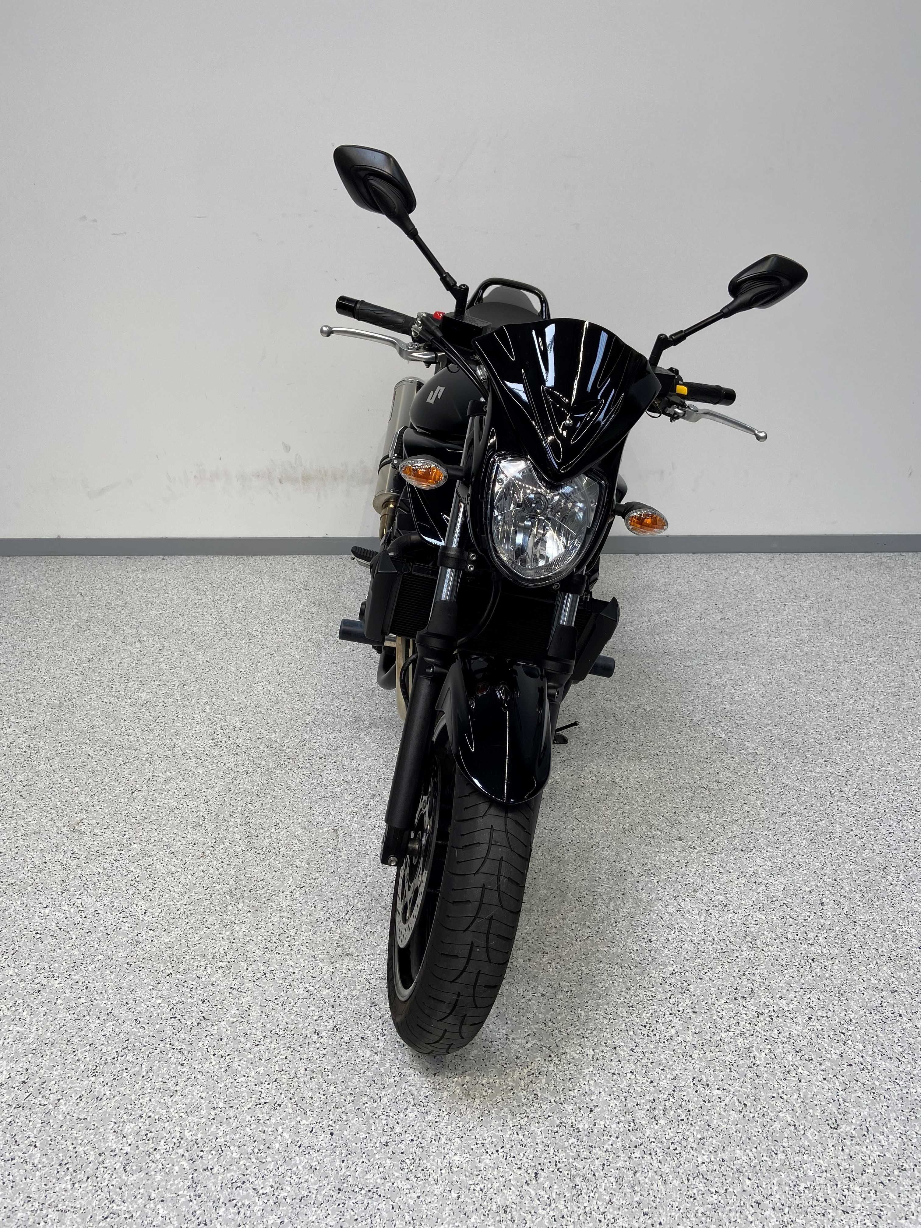 Suzuki GSF 650 N Bandit 2012 HD vue avant