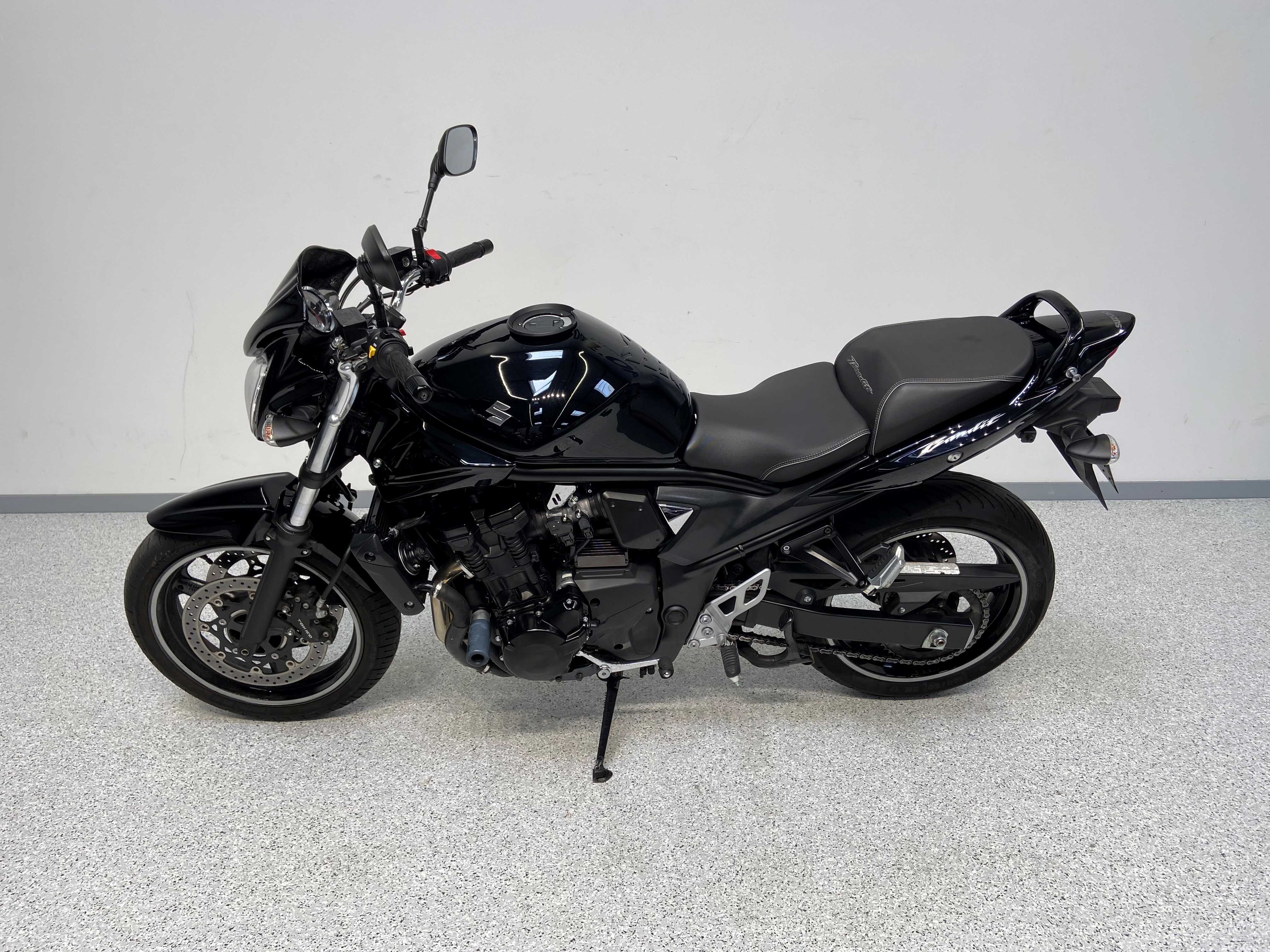 Suzuki GSF 650 N Bandit 2012 HD vue gauche