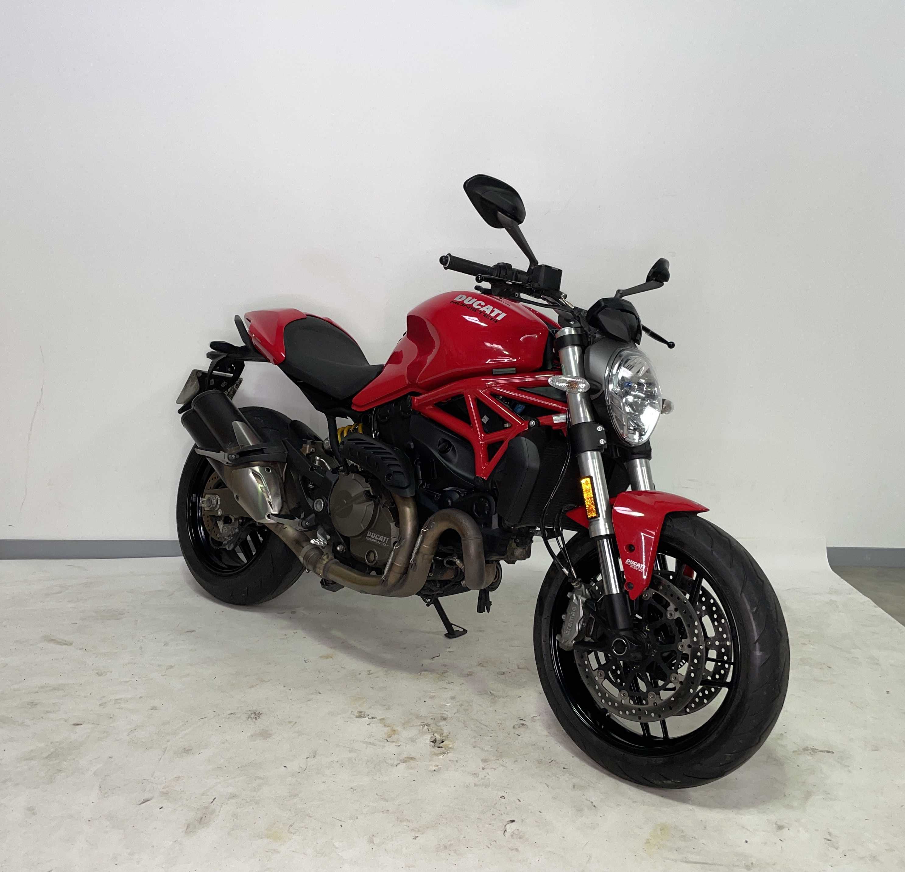 Ducati 821 Monster 2017 HD vue 3/4 droite