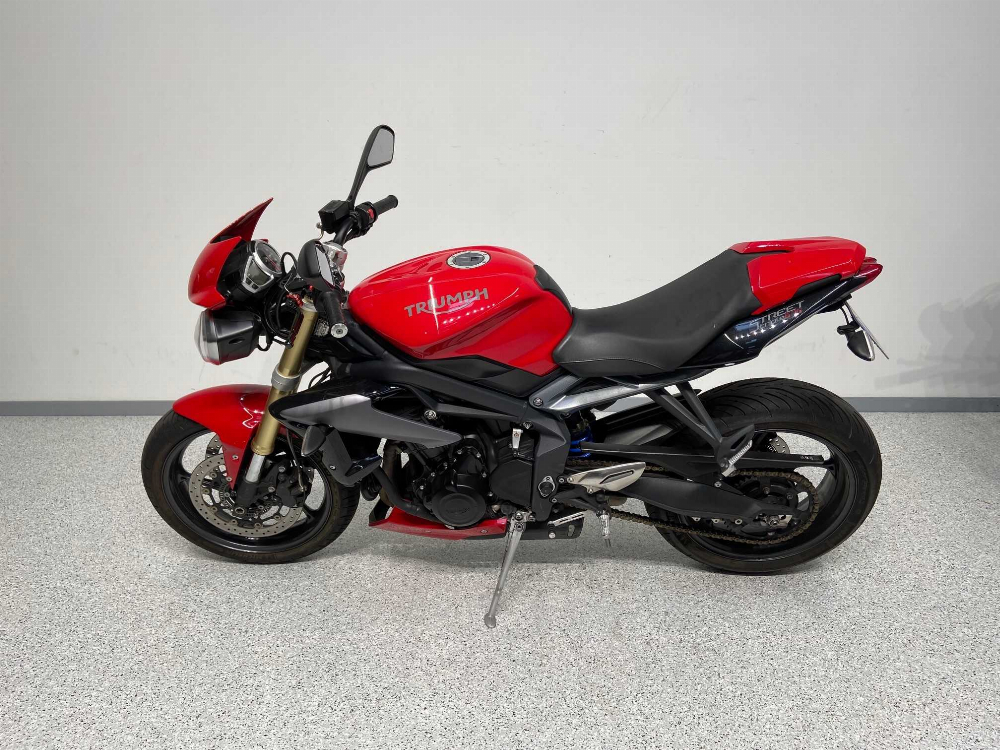 Triumph 675 Street Triple 2015 vue gauche