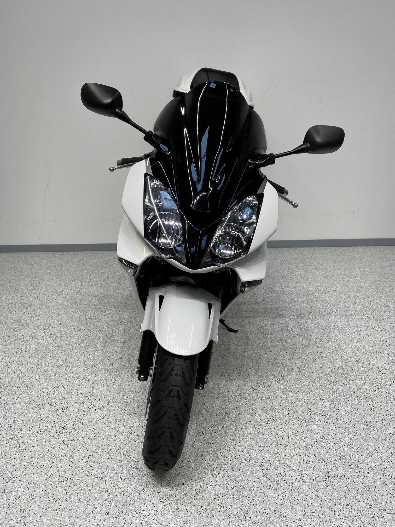 Honda VFR 800 F V-TEC RC46 II ABS 2009 HD vue avant