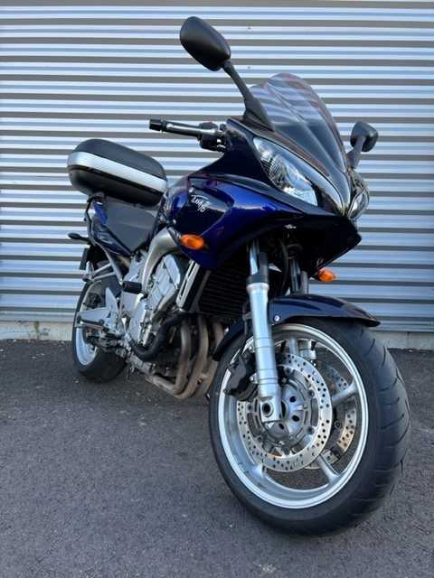 Yamaha FZ6 S Fazer 2004 HD vue 3/4 droite