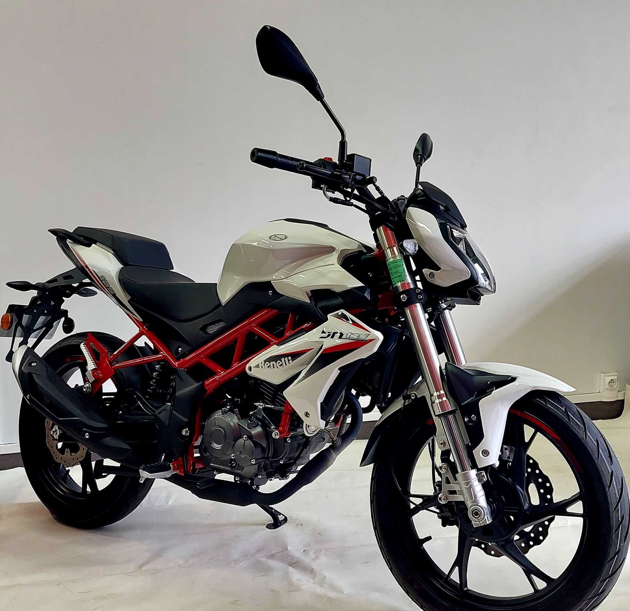 Benelli BN125 2021 HD vue 3/4 droite