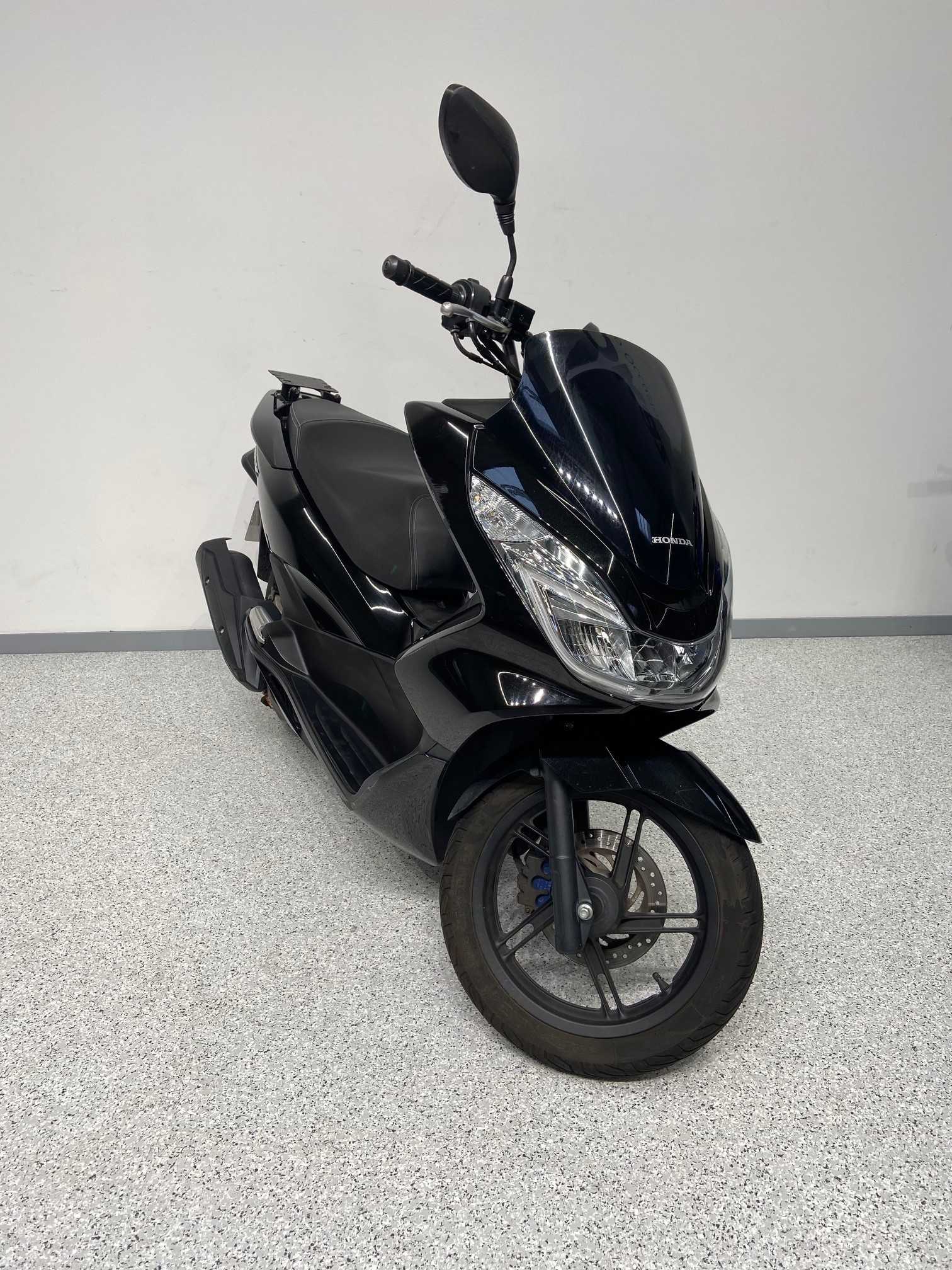 Honda PCX 125 2014 HD vue 3/4 droite