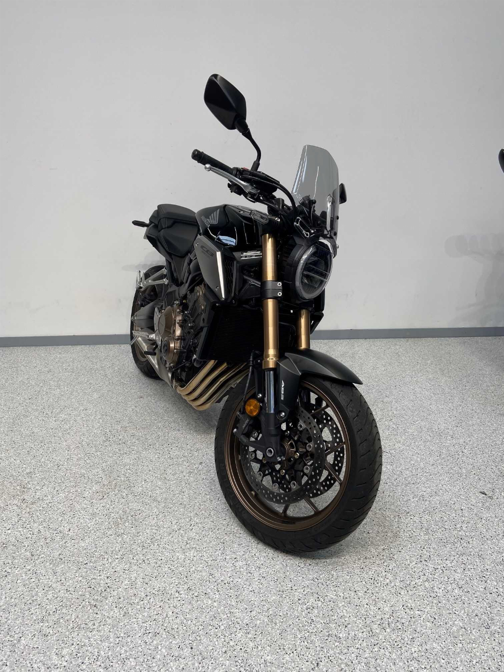 Honda CB 650 R 2020 vue 3/4 droite