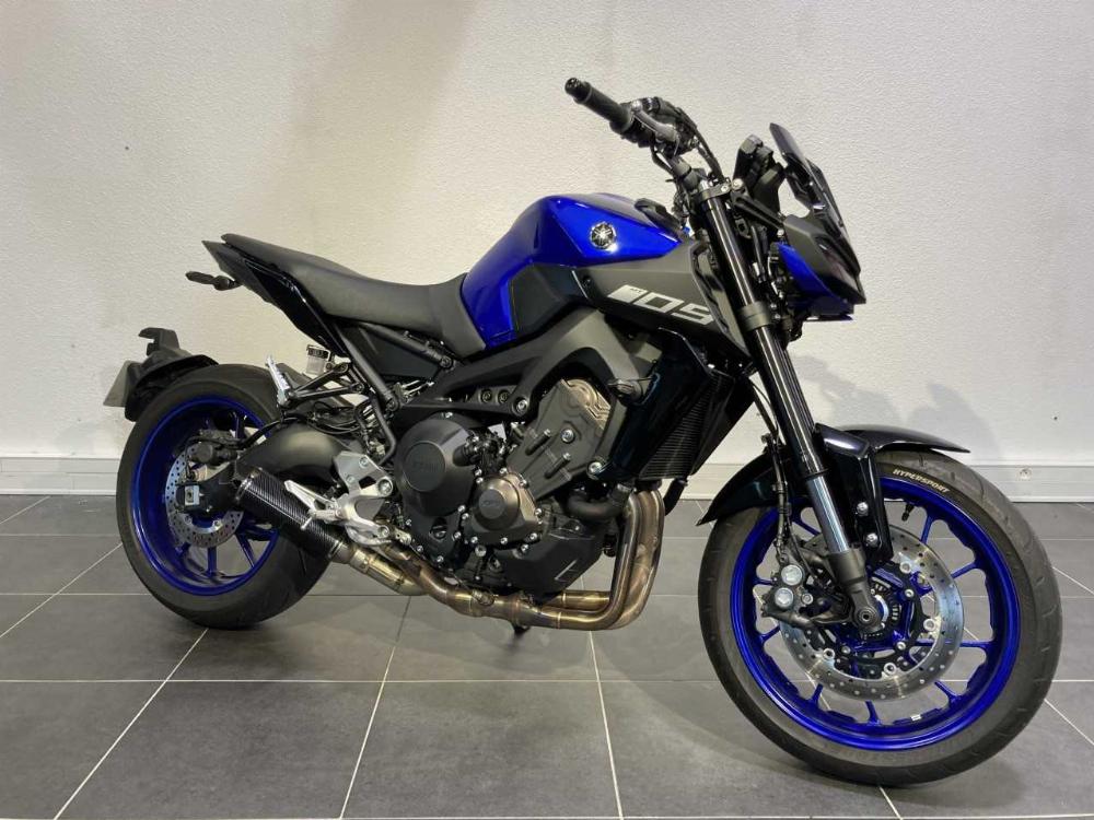 Yamaha MT-09 2019 vue 3/4 droite