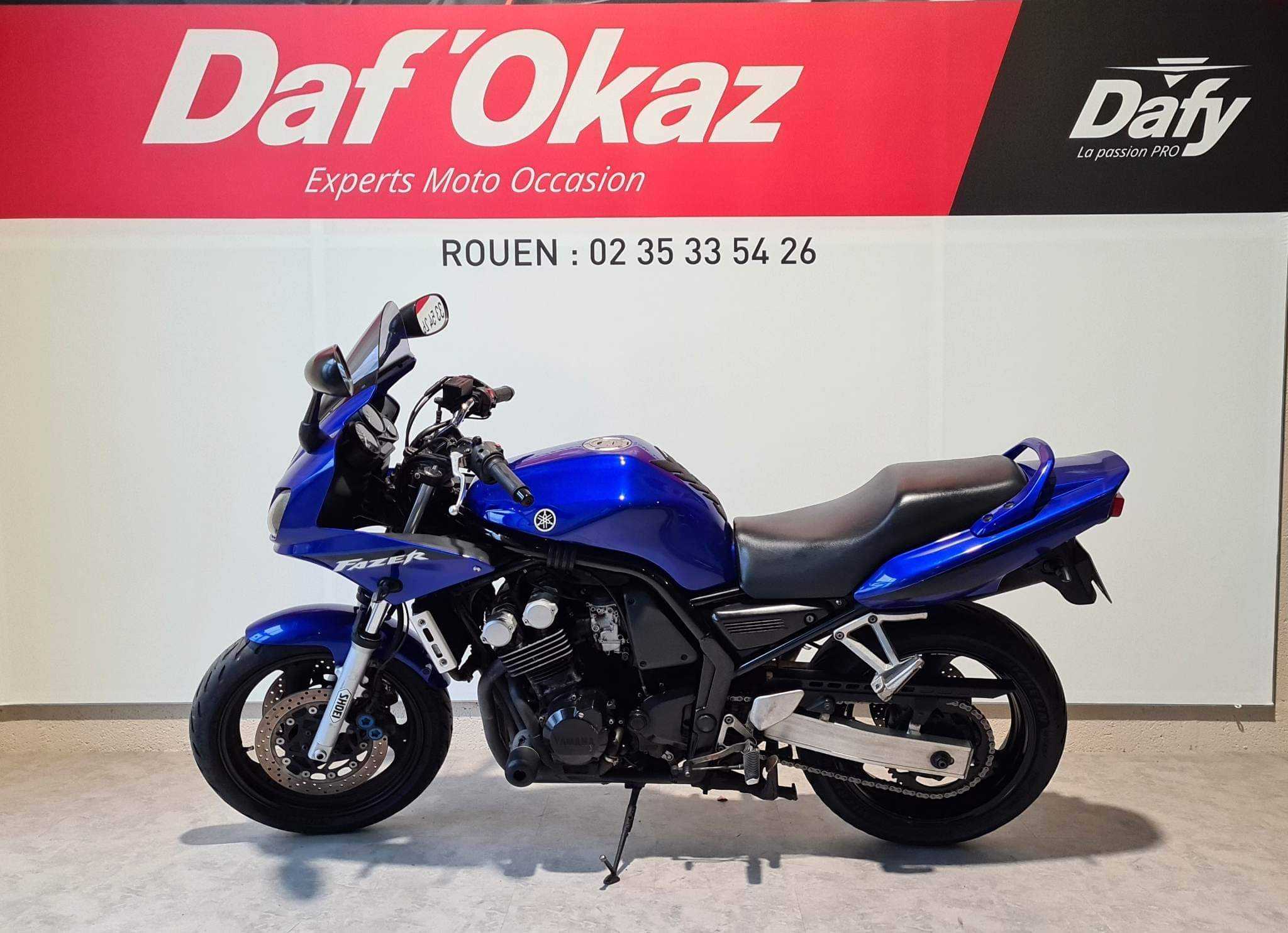 Yamaha FZS 600 Fazer 2002 HD vue gauche