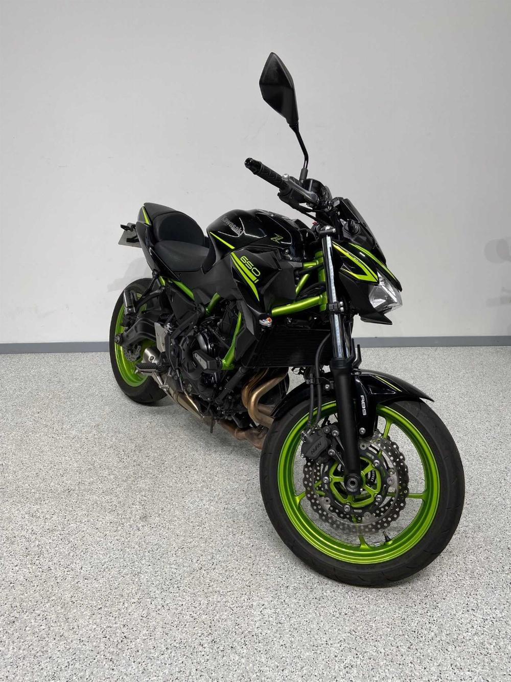 Kawasaki Z 650 2021 vue 3/4 droite