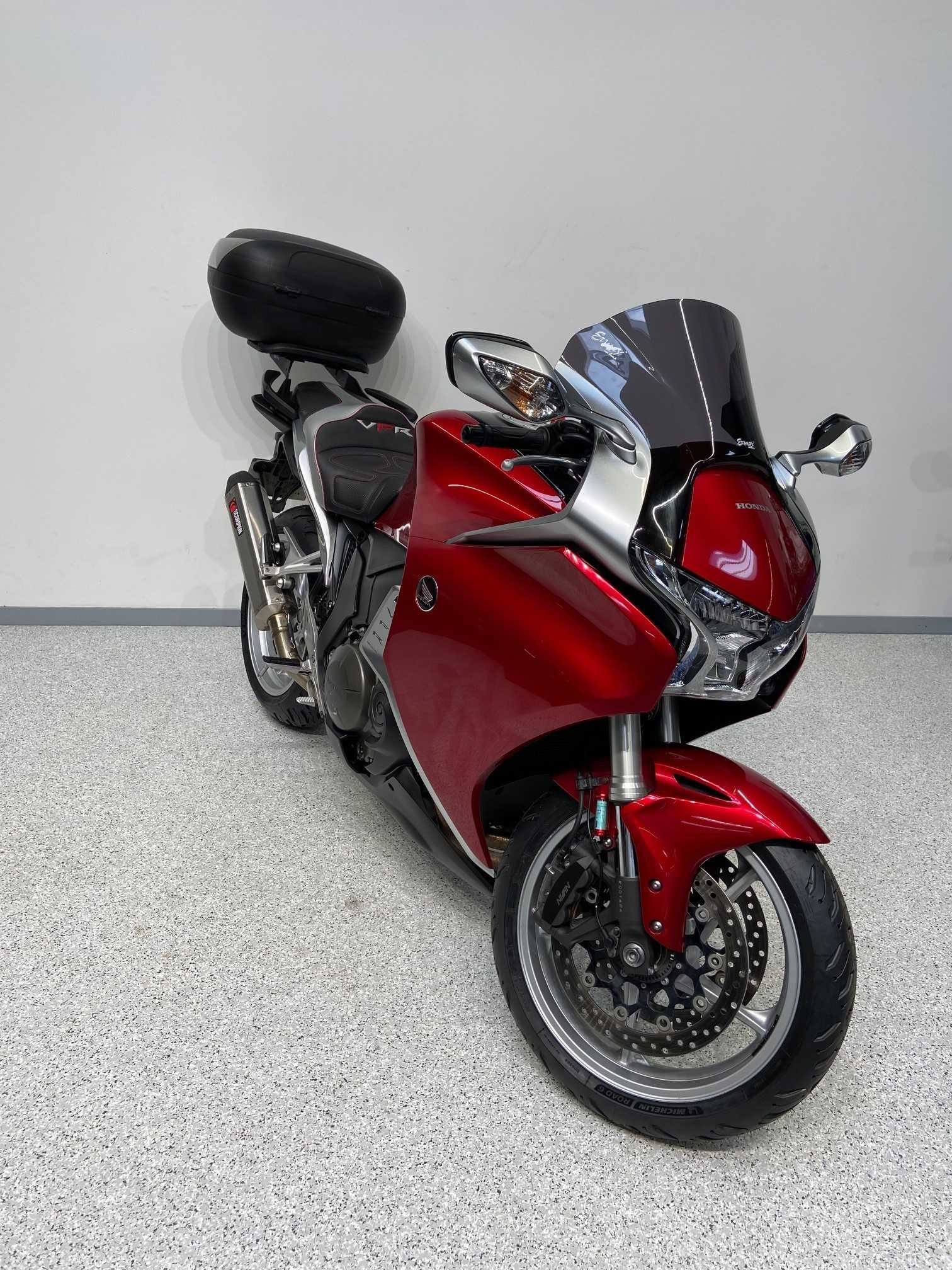 Honda VFR 1200 F 2011 HD vue 3/4 droite