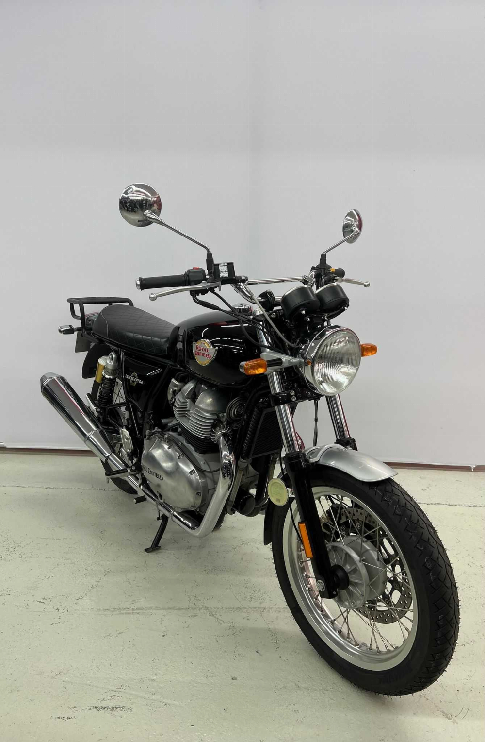 Royal Enfield INTERCEPTOR 650 2019 vue 3/4 droite