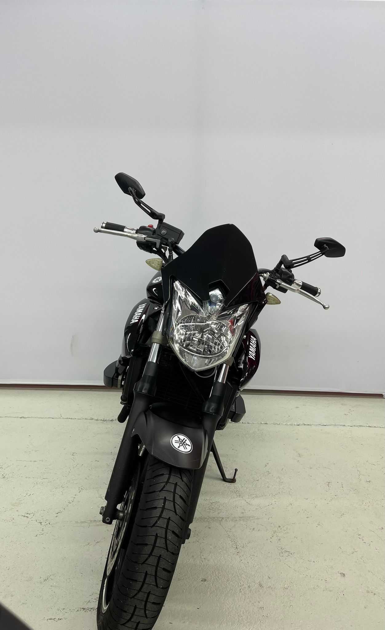 Yamaha XJ6 N 2010 HD vue avant