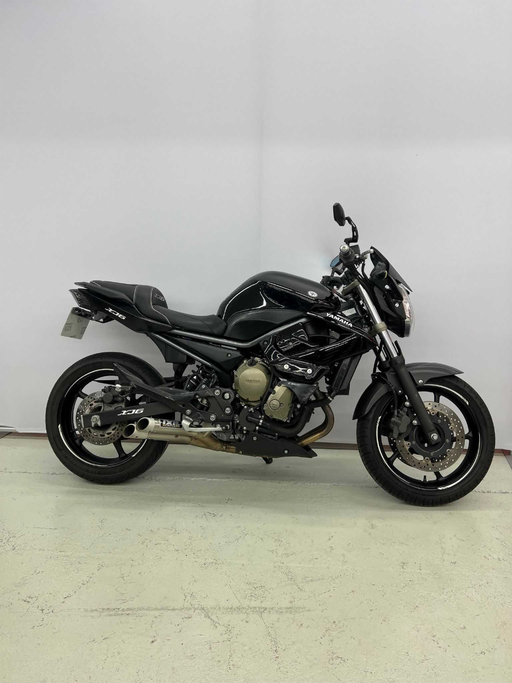 Yamaha XJ6 N 2010 vue gauche