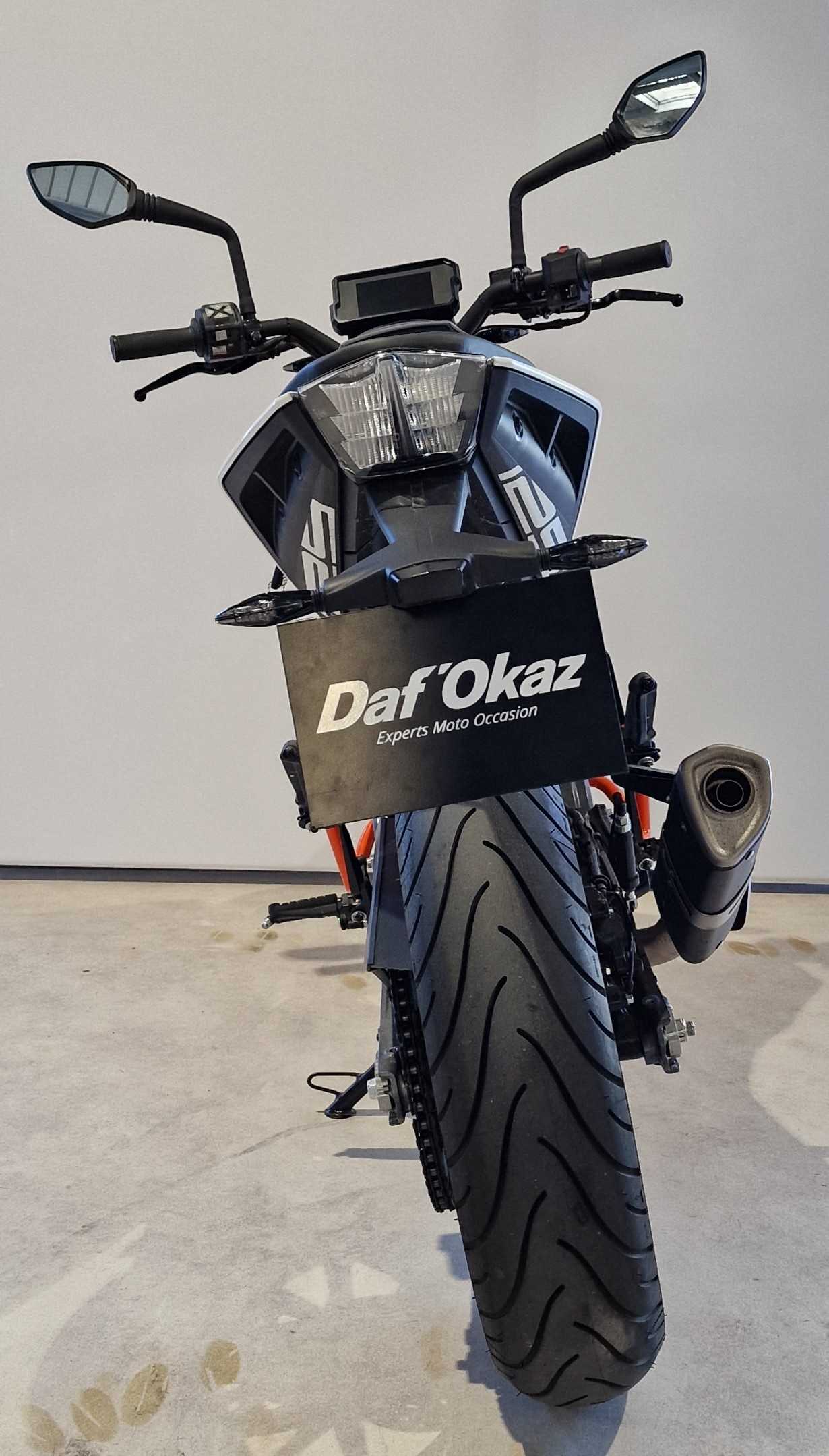 KTM 125 Duke 2017 HD vue arrière