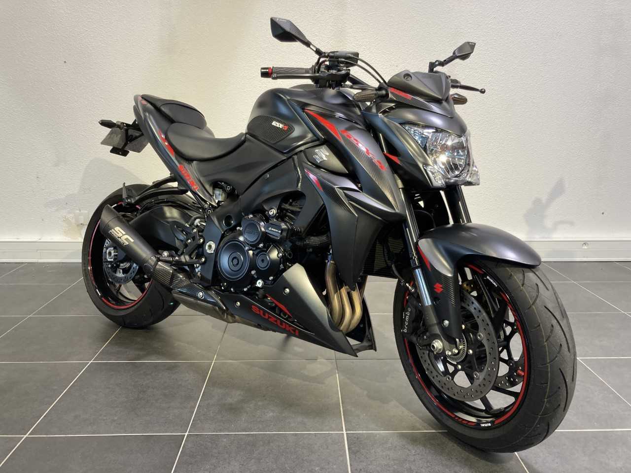 Suzuki GSX-S1000 2019 HD vue 3/4 droite