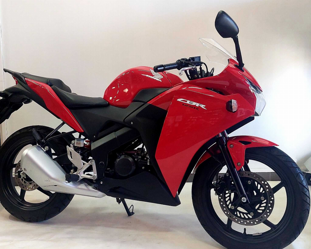 Honda CBR 125 R 2014 vue 3/4 droite