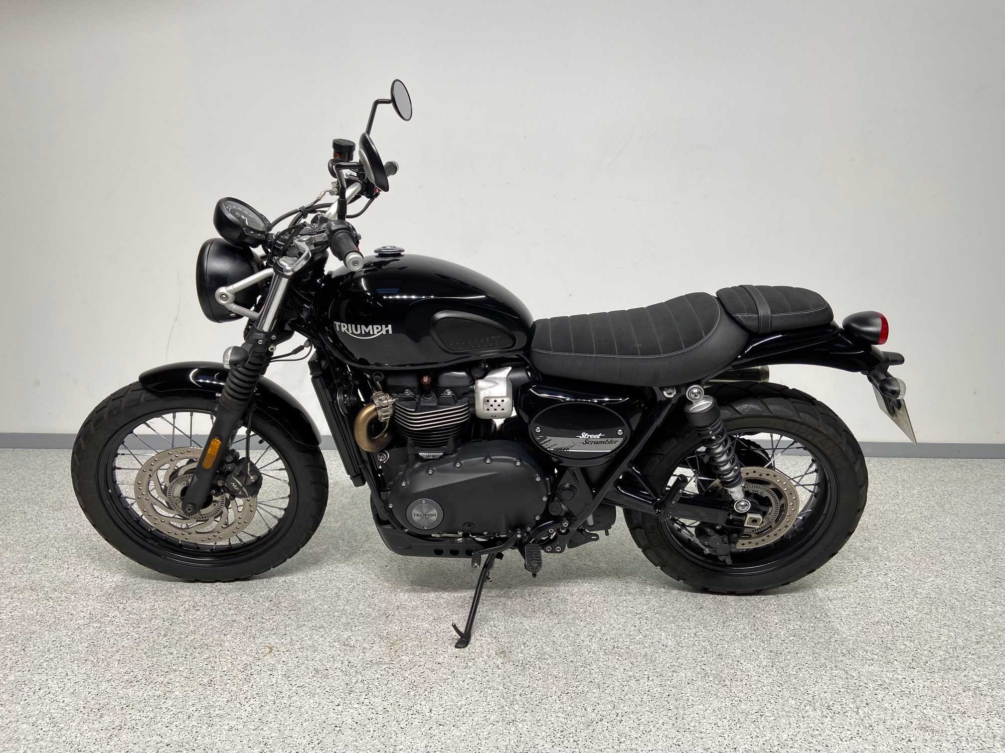 Triumph 900 Street Scrambler 2017 HD vue gauche