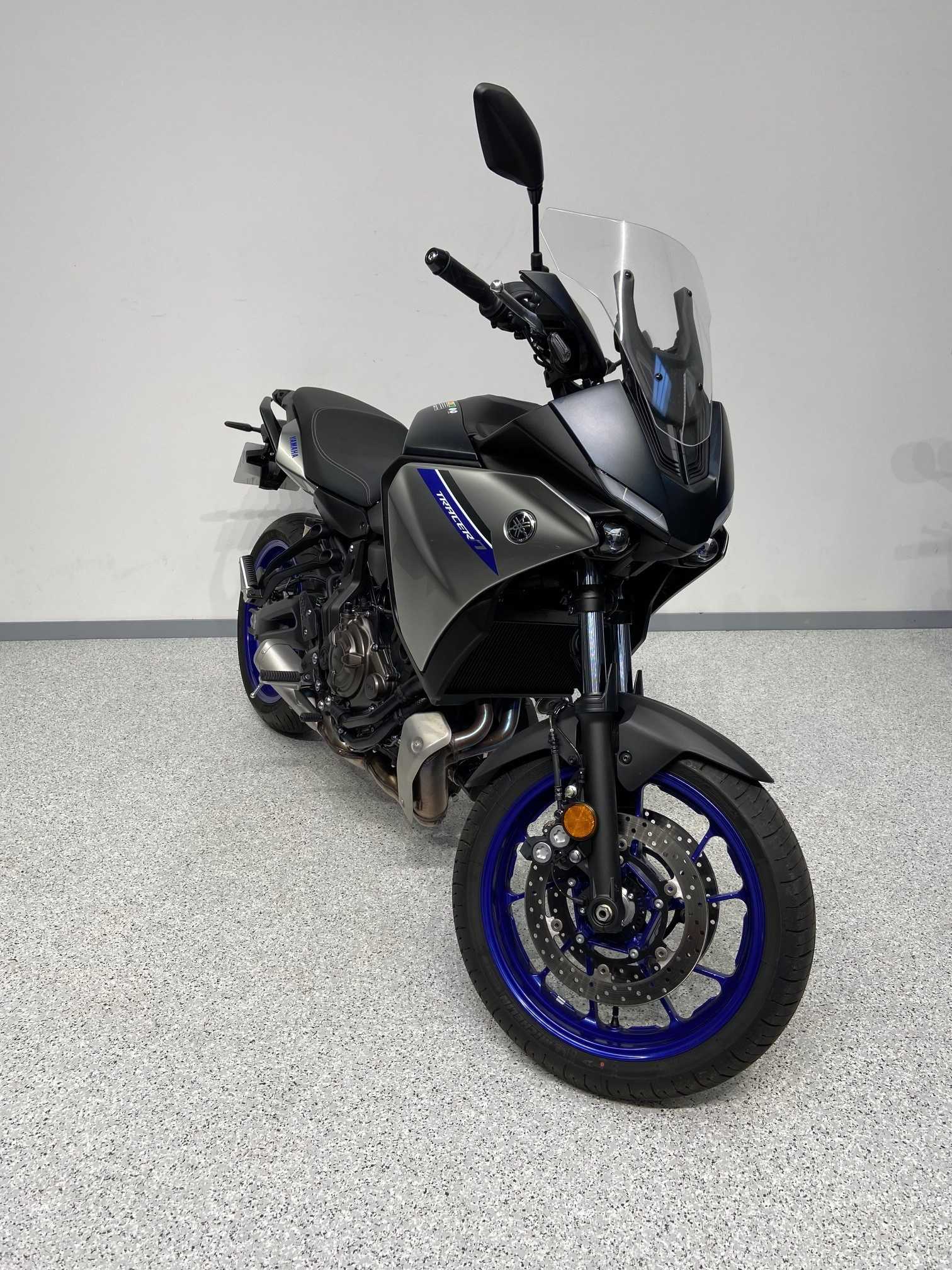 Yamaha MT-07 Tracer (MTT690) 2022 HD vue 3/4 droite