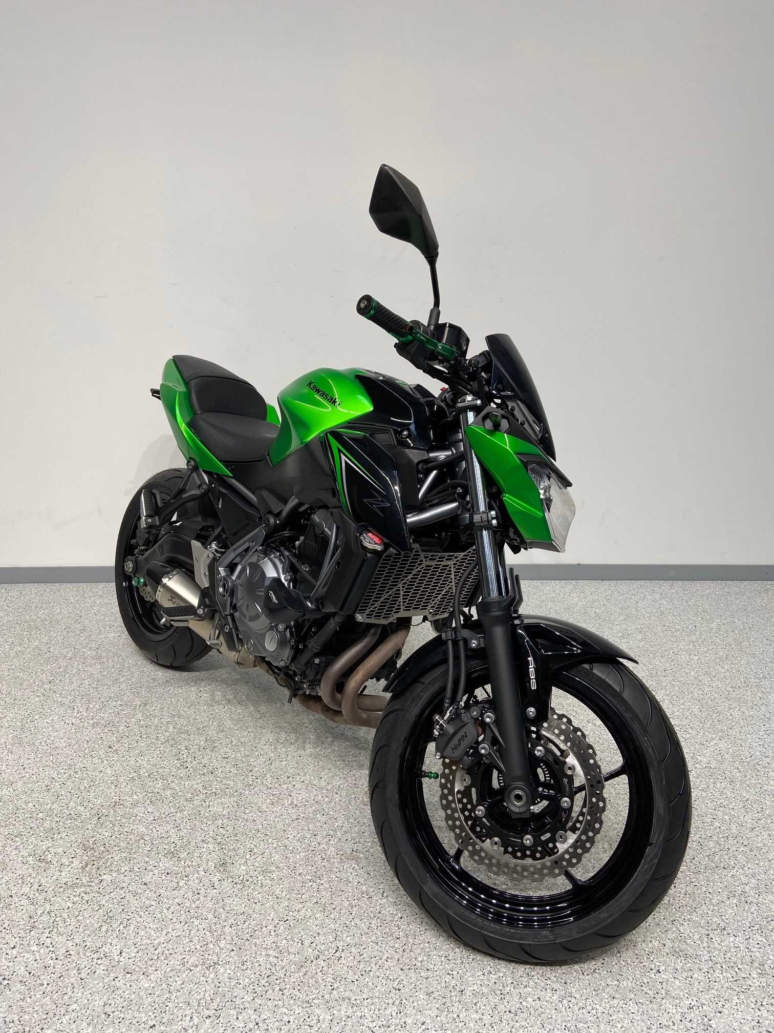 Kawasaki Z 650 2018 HD vue 3/4 droite