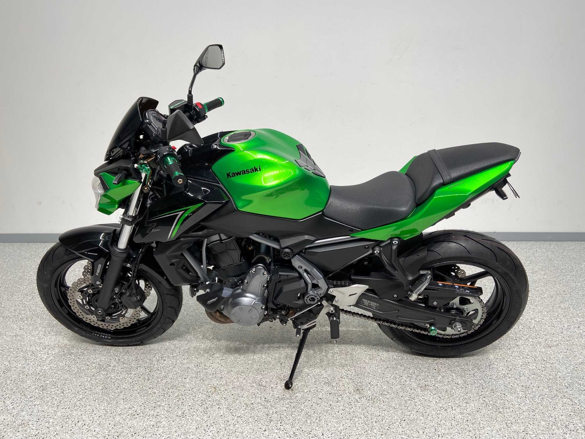 Kawasaki Z 650 2018 HD vue gauche