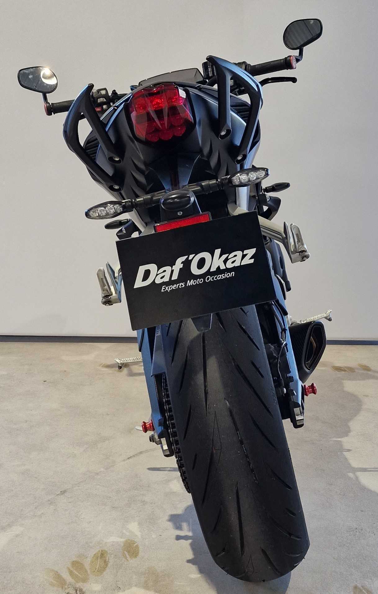 Triumph 765 Street Triple RS 2020 HD vue arrière