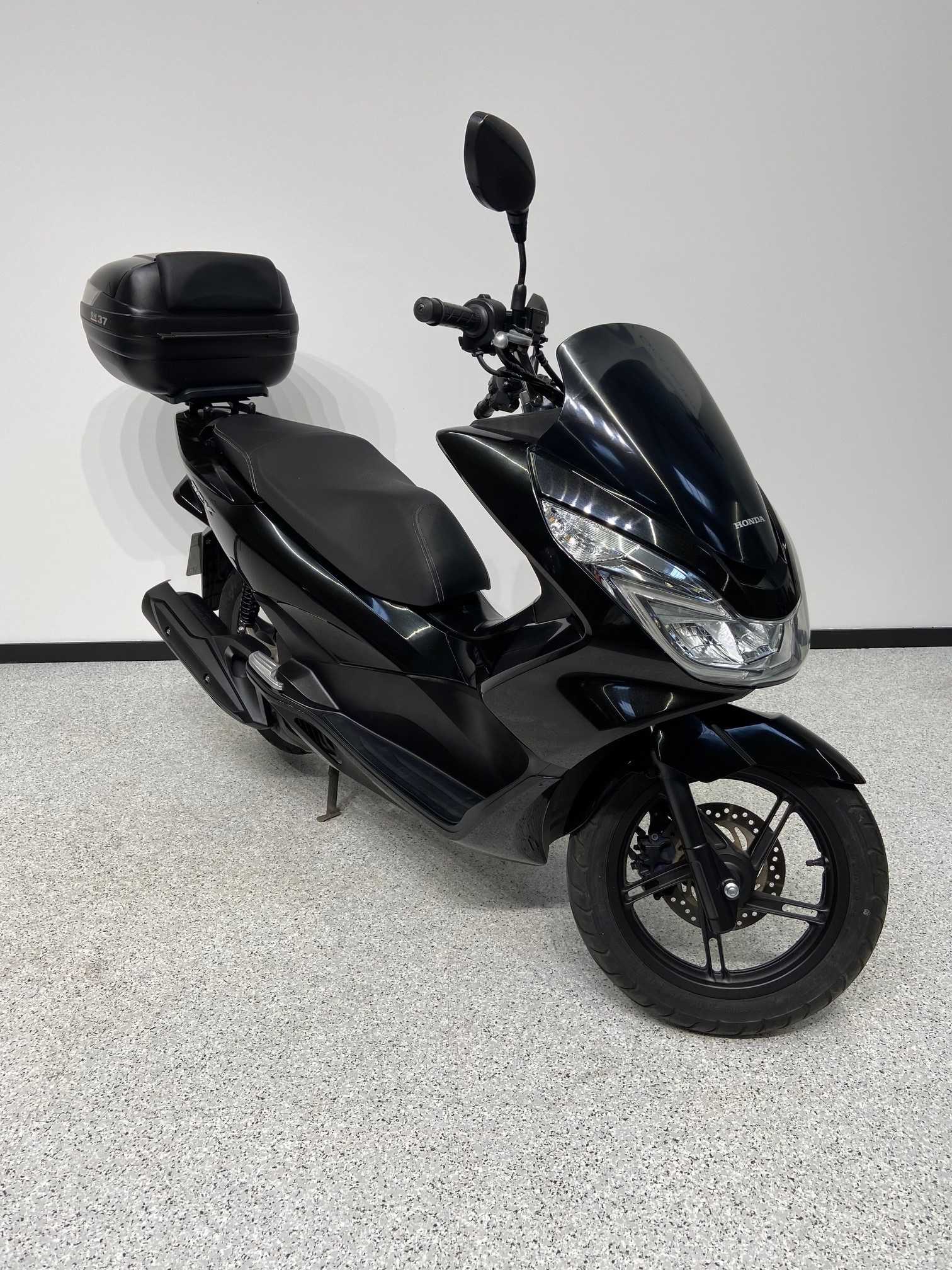 Honda PCX 125 2014 HD vue 3/4 droite