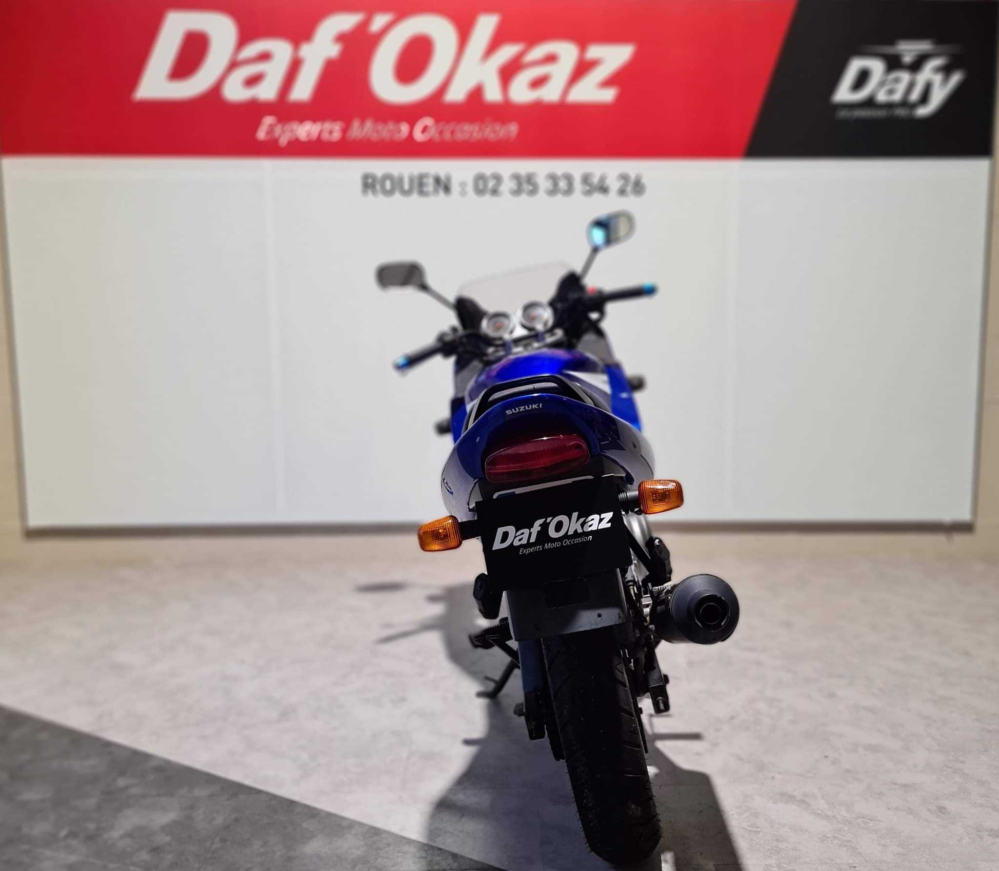 Suzuki GS 500 F 2005 HD vue arrière