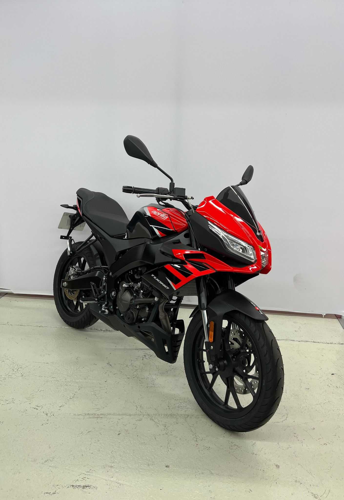 Aprilia Tuono 125 2020 HD vue 3/4 droite